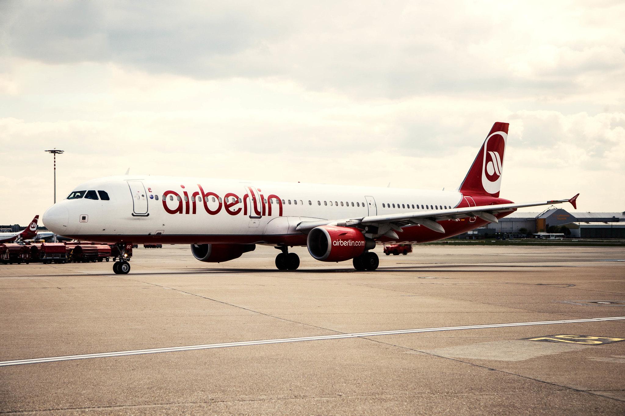 Hamburg Airport: Air Berlin (AB / BER)  |  Airbus A321-211 A321 | D-ALSC | MSN 2005