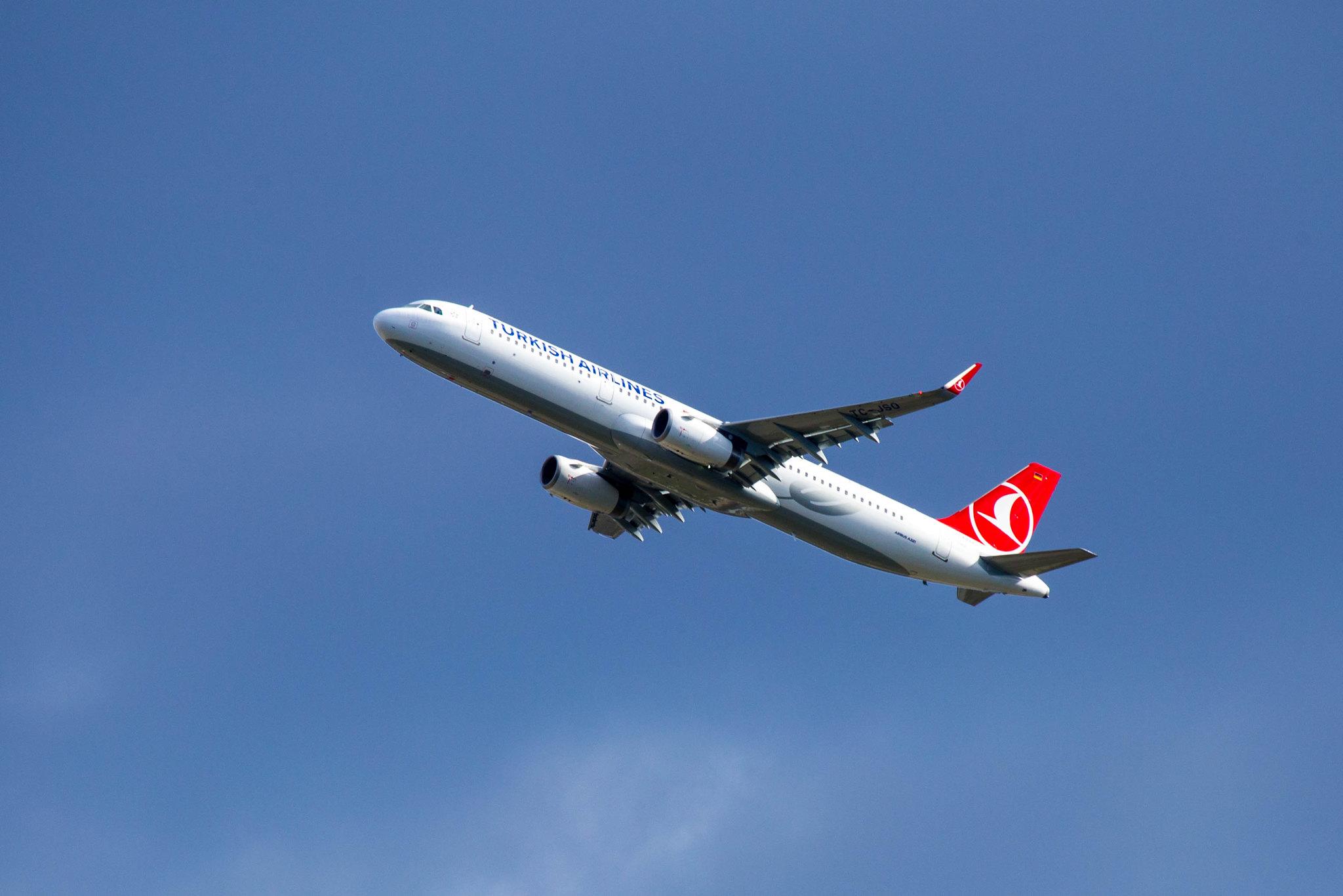 Hamburg Airport: Turkish Airlines (TK / THY) |  Airbus A321-231 A321 | TC-JSO | MSN 6563
