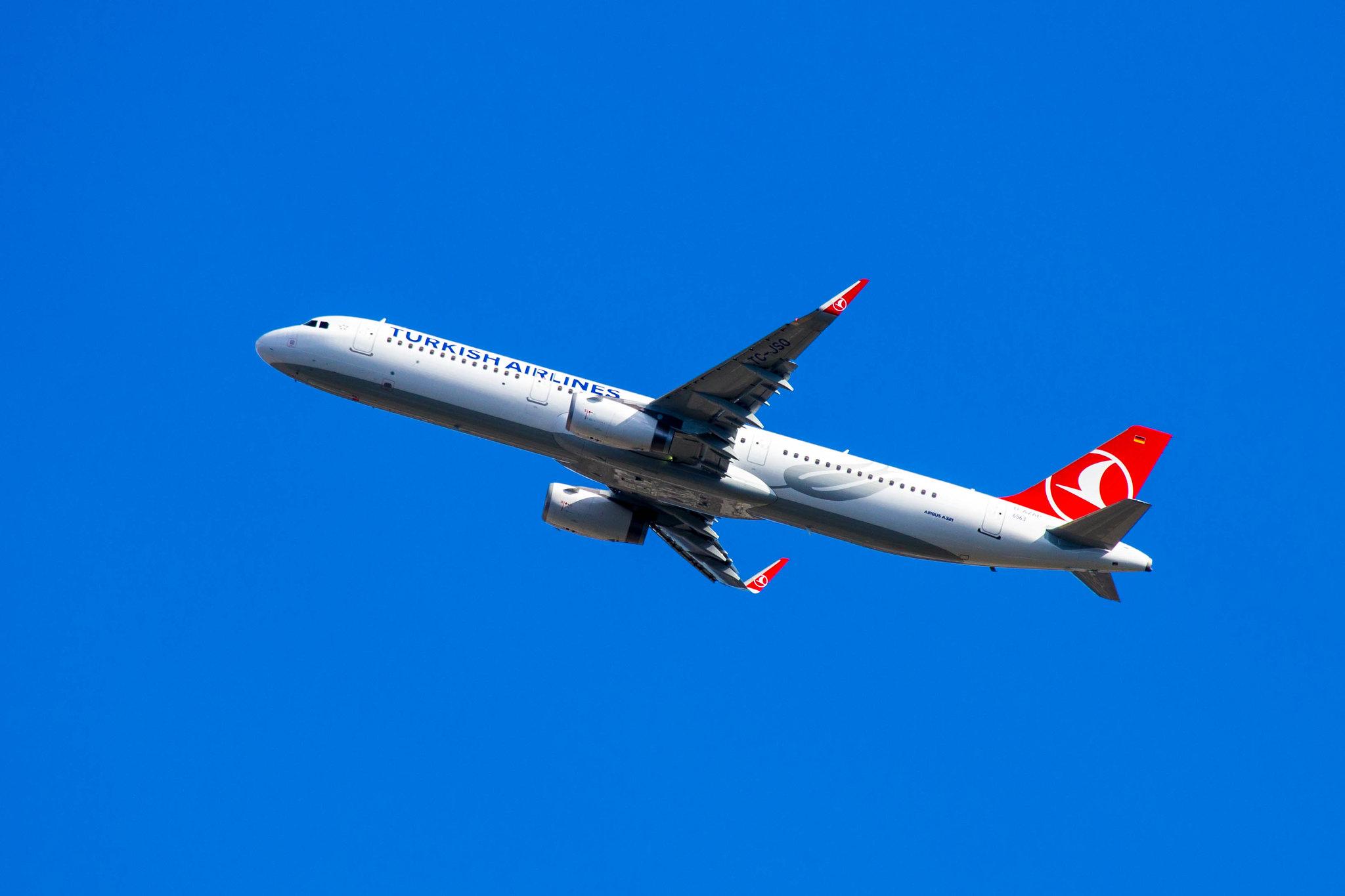 Hamburg Airport: Turkish Airlines (TK / THY) |  Airbus A321-231 A321 | TC-JSO | MSN 6563