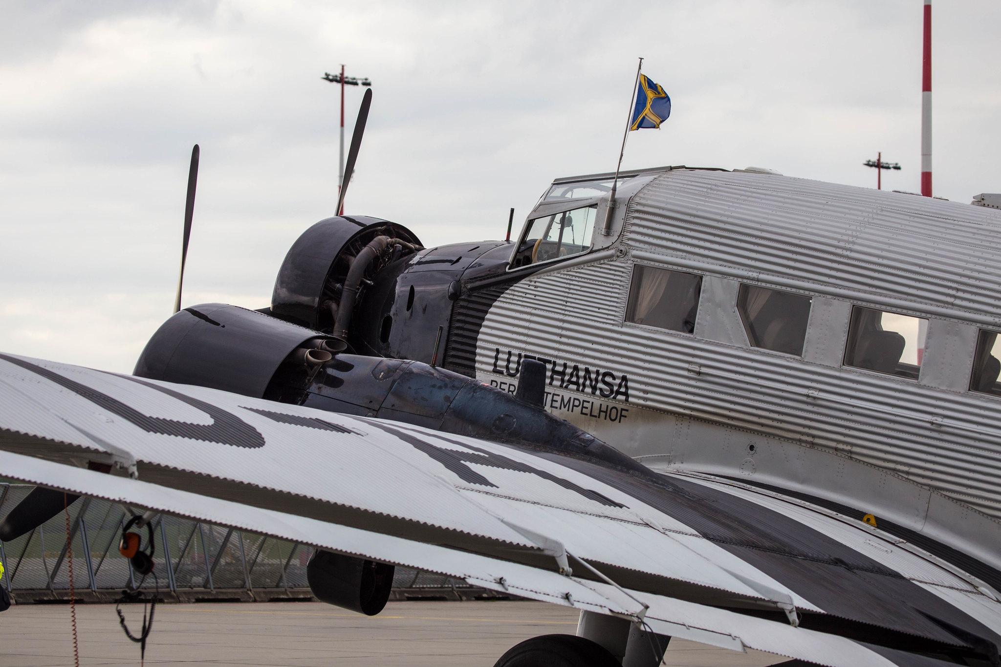 Hamburg Airport: Lufthansa Traditionsflug |  Junkers Ju 52/3mg8e JU52 | D-CDLH (D-AQUI) | MSN 130714