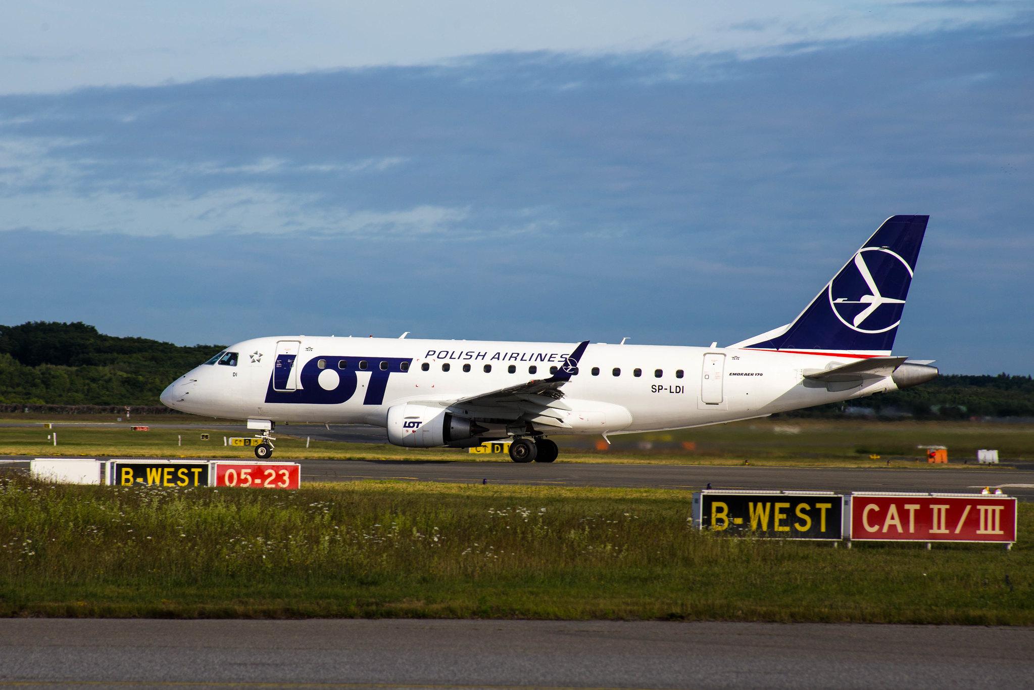 Hamburg Airport: LOT (LO / LOT) |  Embraer E170STD E170 | SP-LDI | MSN 17000073