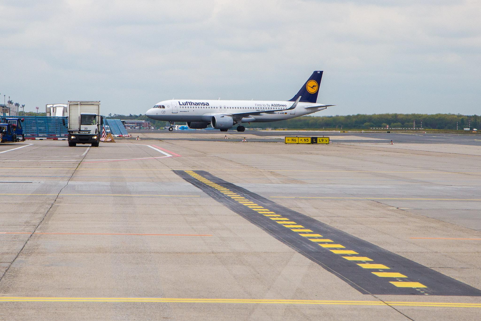 Frankfurt Airport: Lufthansa (LH / DLH) | Livery: First to fly A320neo Sticker | Airbus A320-271N A20N | D-AINB | MSN 6864