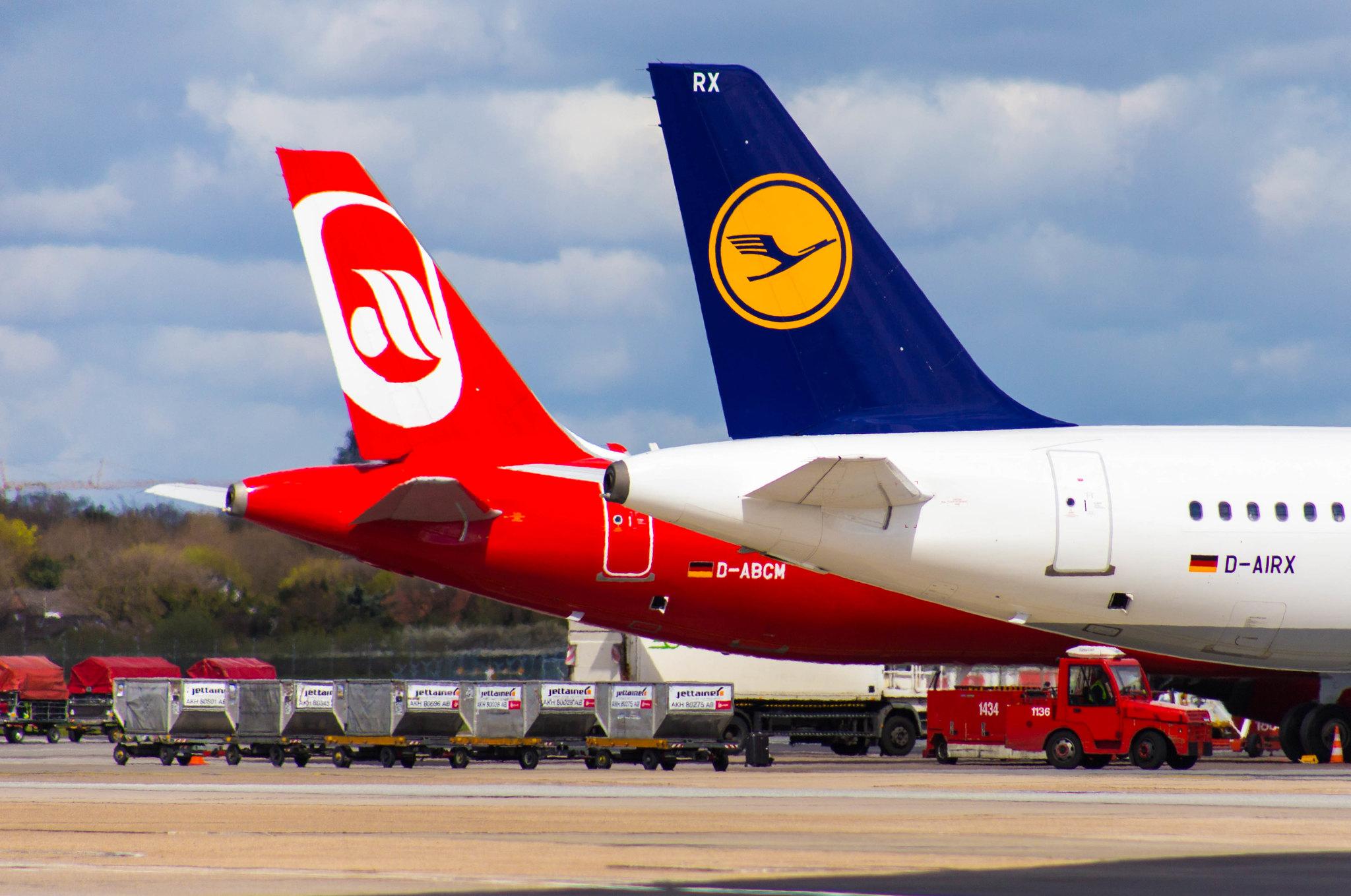 Hamburg Airport: Lufthansa (LH / DLH) |  Airbus A321-131 A321 | D-AIRX | MSN 0887