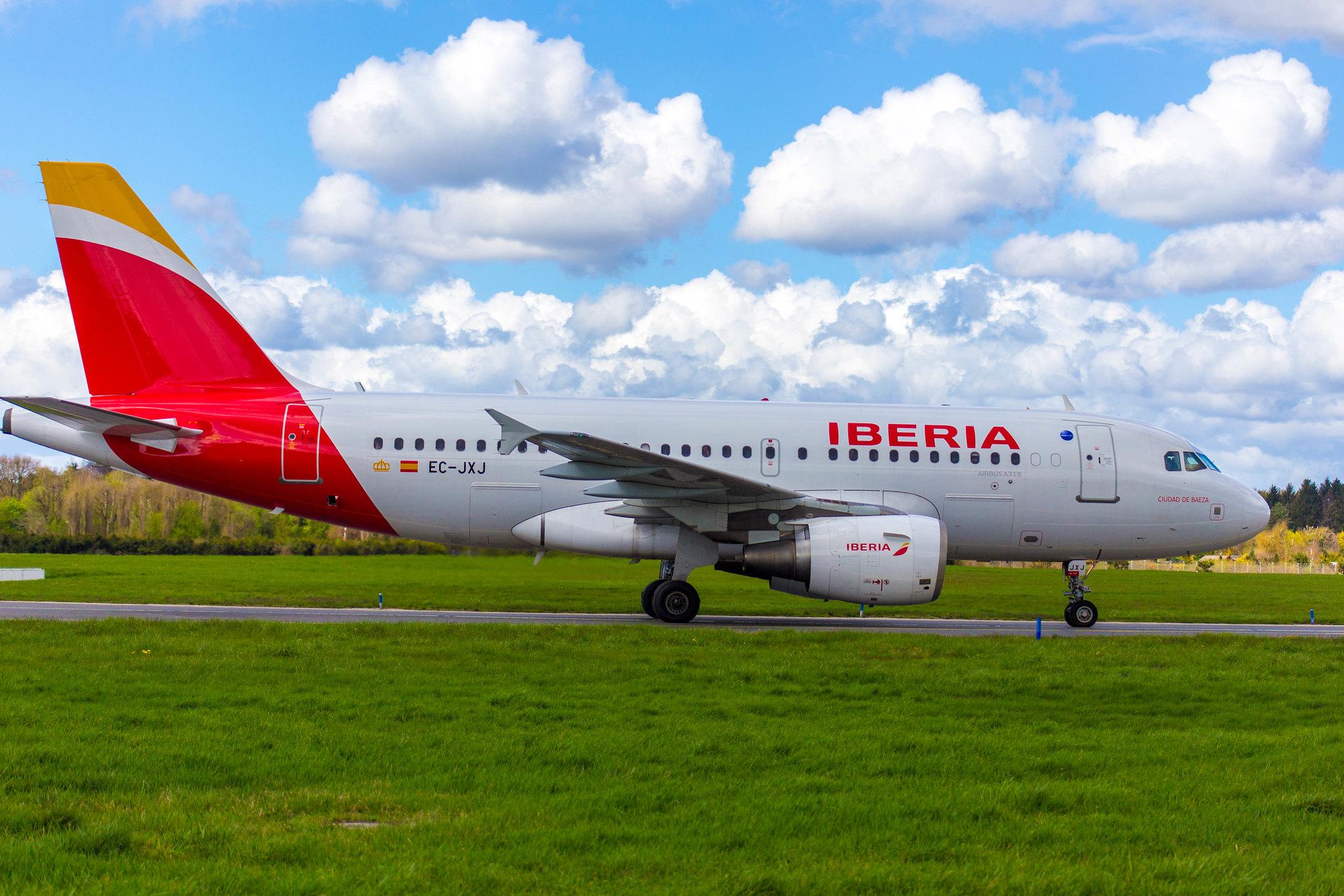 Hamburg Airport: Iberia (IB / IBE) |  Airbus A319-111 A319 | EC-JXJ | MSN 2889
