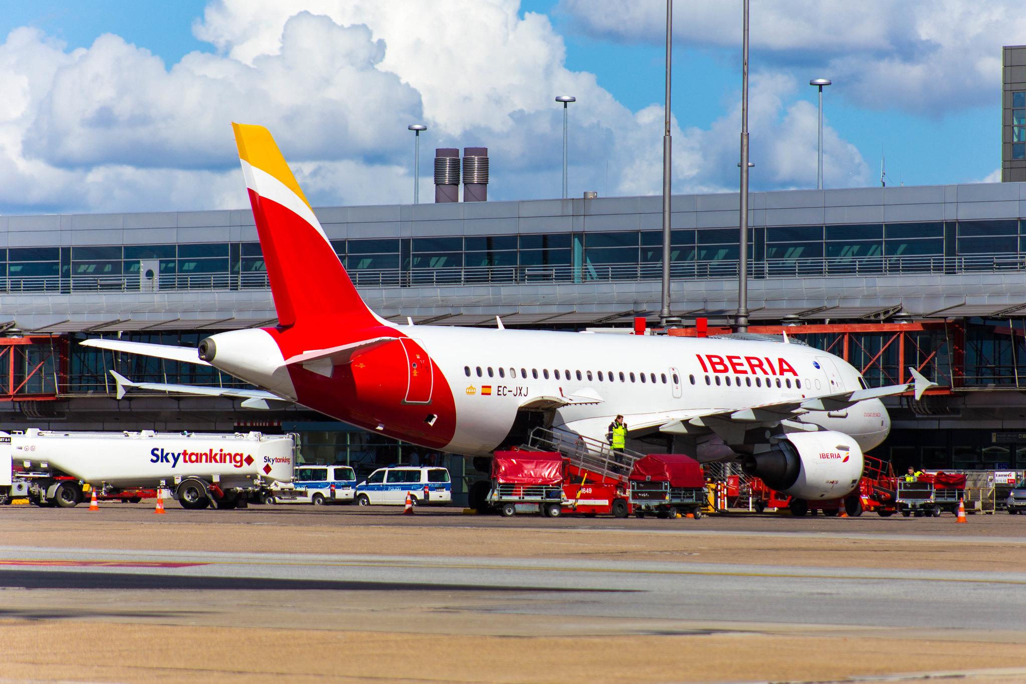 Hamburg Airport: Iberia (IB / IBE) |  Airbus A319-111 A319 | EC-JXJ | MSN 2889