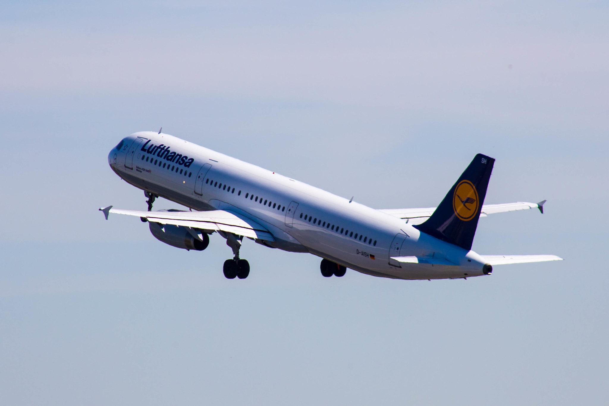 Frankfurt Airport: Lufthansa (LH / DLH) |  Airbus A321-231 A321 | D-AISH | MSN 3265