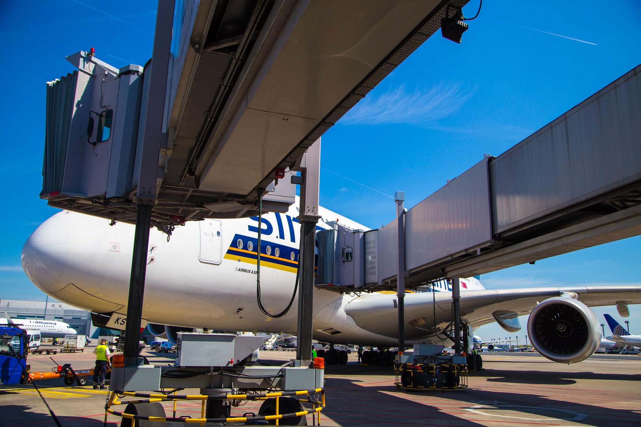 Frankfurt Airport: Singapore Airlines (SQ / SIA) |  Airbus A380-841 A388 | 9V-SKS | MSN 085