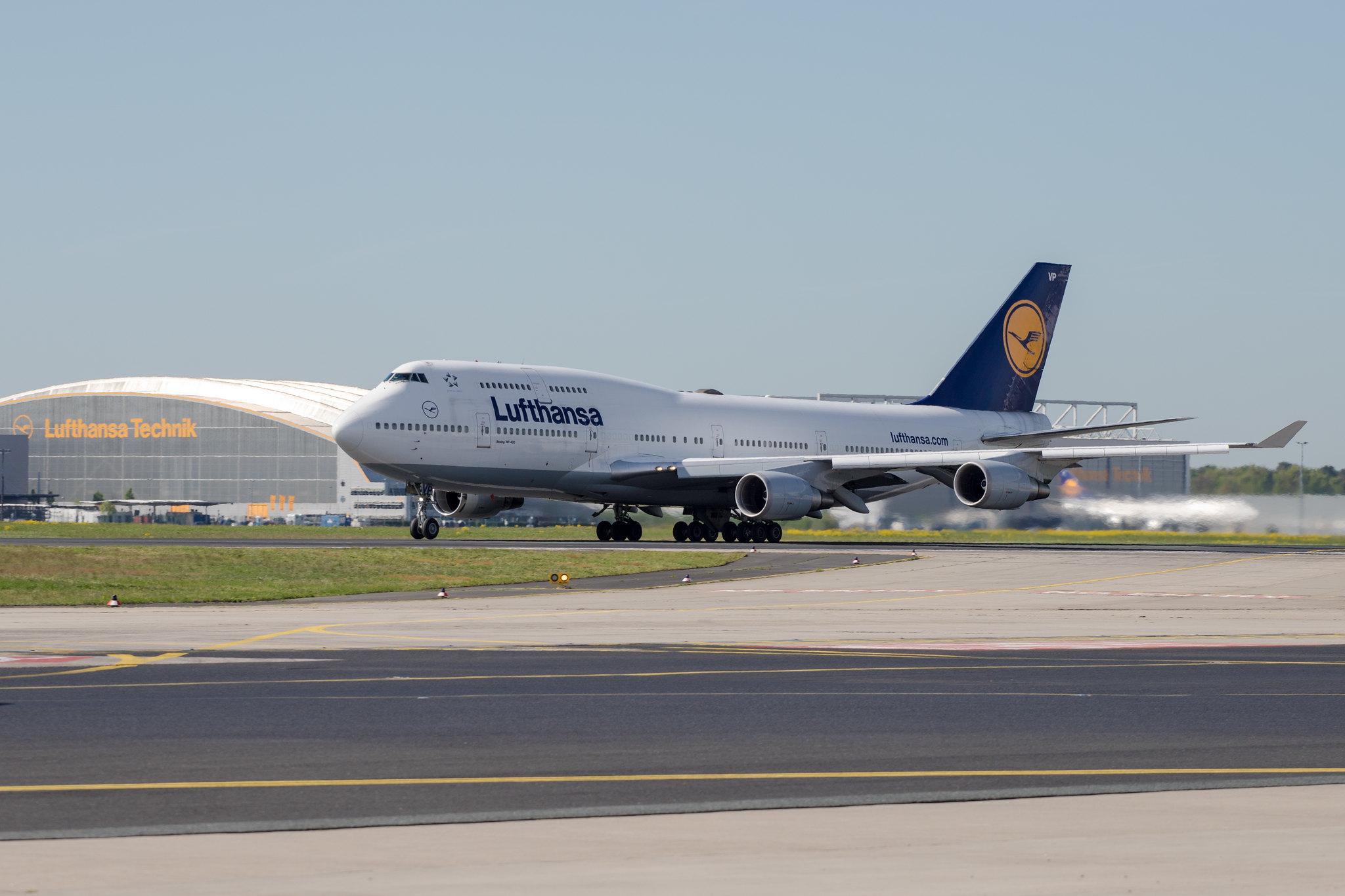 Frankfurt Airport: Lufthansa (LH / DLH) |  Boeing 747-430 B744 | D-ABVP | MSN 28284