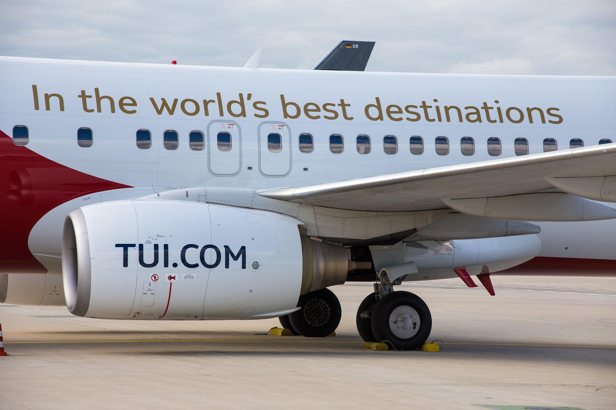 Frankfurt Airport: TUI (X3 / TUI) |  Livery: RIU Hotels & Resorts Livery | Operator: TUI fly |  Boeing 737-8K5 B738 | D-ATUZ | MSN 34691