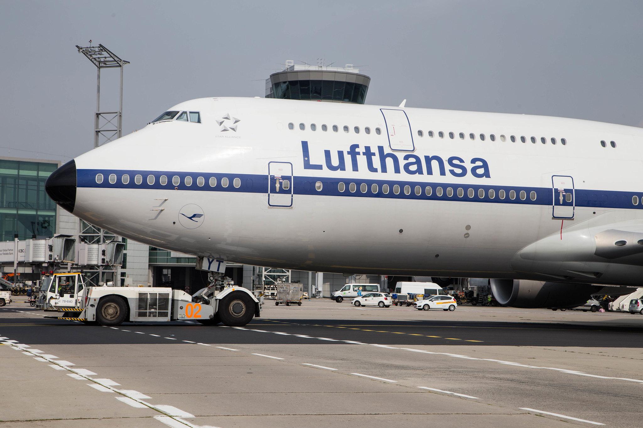 Frankfurt Airport: Lufthansa (LH / DLH) |  Livery: Retro Livery |  Boeing 747-830 B748 | D-ABYT | MSN 37844