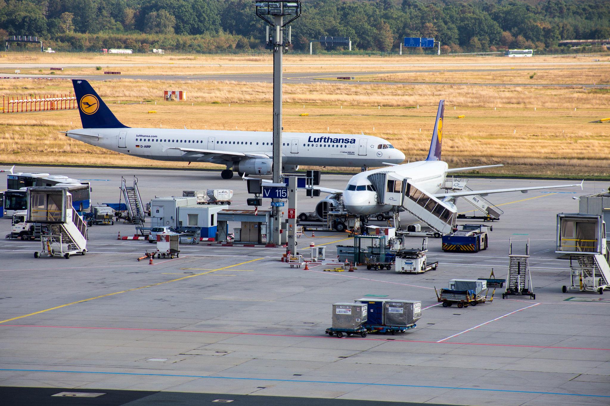 Frankfurt Airport: Lufthansa (LH / DLH) |  Airbus A321-131 A321 | D-AIRP | MSN 0564