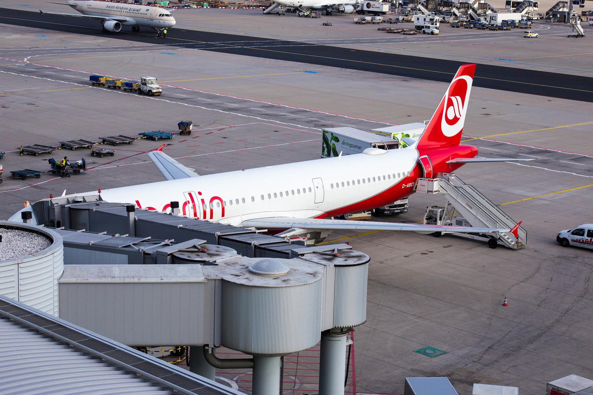 Frankfurt Airport: Air Berlin (AB / BER) | Airbus A321-211 A321 | D-ABCI | MSN 5038