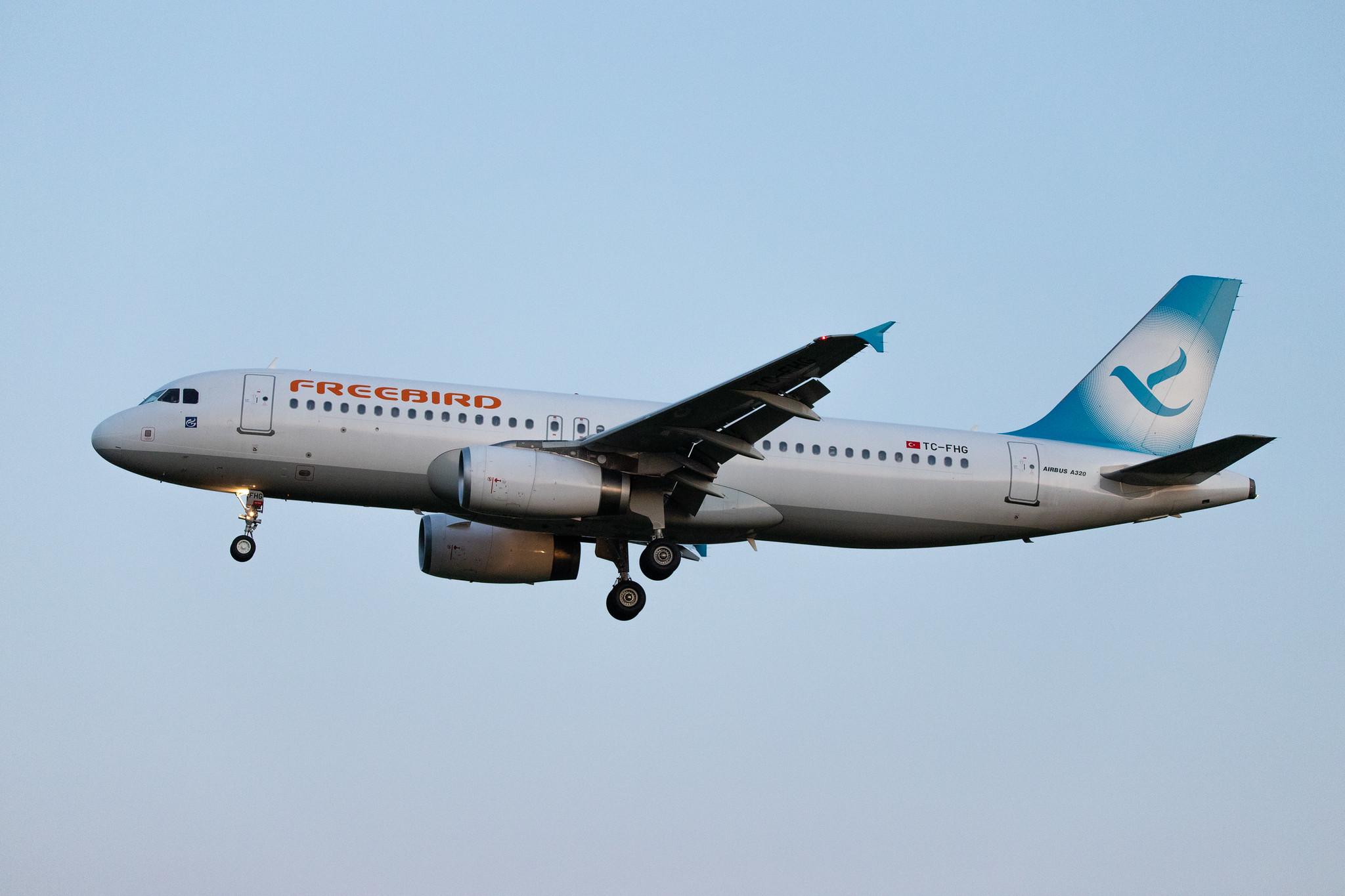 Hamburg Airport: Freebird Airlines (FH / FHY) |  Airbus A320-232 A320 | TC-FHG | MSN 2922