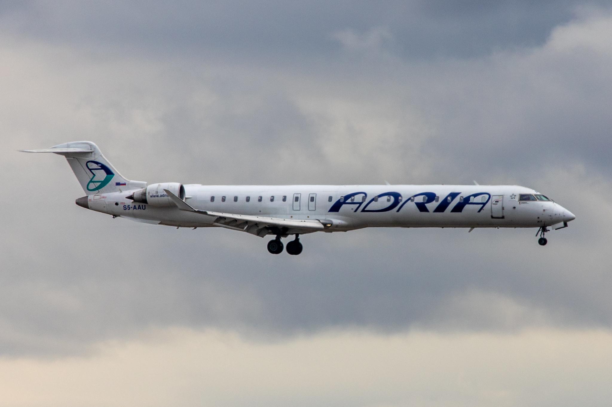 Frankfurt Airport: Adria Airways (JP / ADR) |  Bombardier CRJ-900LR CRJ9 | S5-AAU | MSN 15283