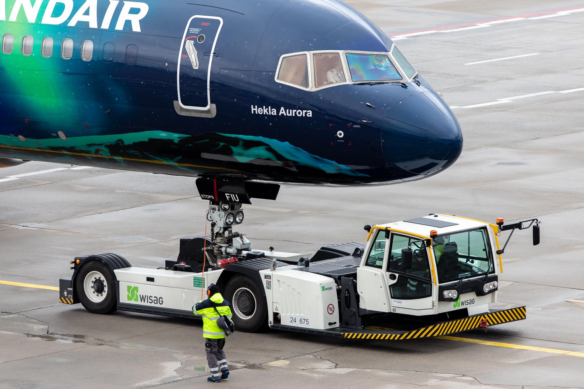 Frankfurt Airport: Icelandair (FI / ICE) |  Livery: Aurora Borealis Livery |  Boeing 757-256 B752 | TF-FIU | MSN 26243
