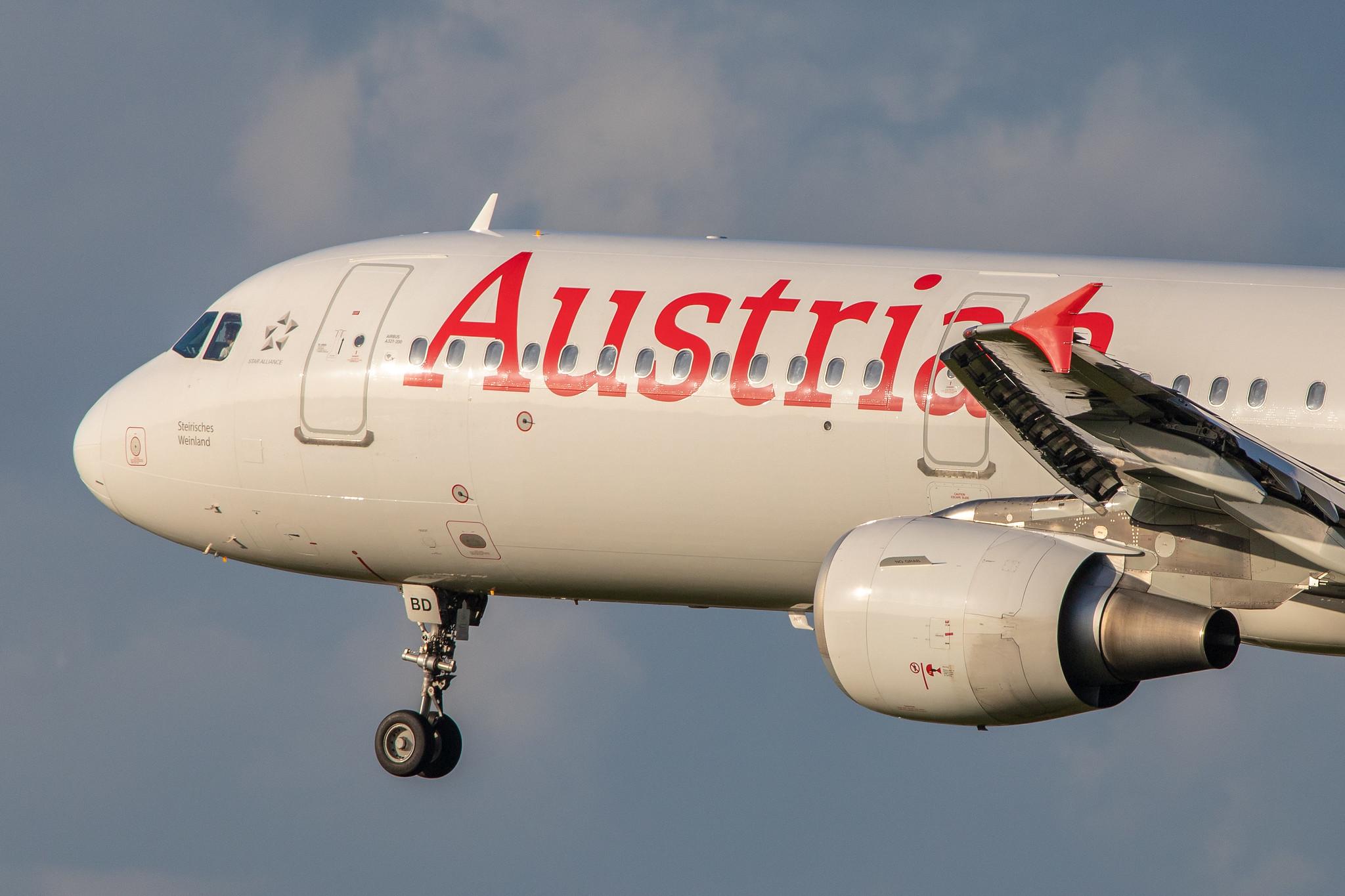 Hamburg Airport: Austrian Airlines (OS / AUA) |  Airbus A321-211 A321 | OE-LBD | MSN 0920