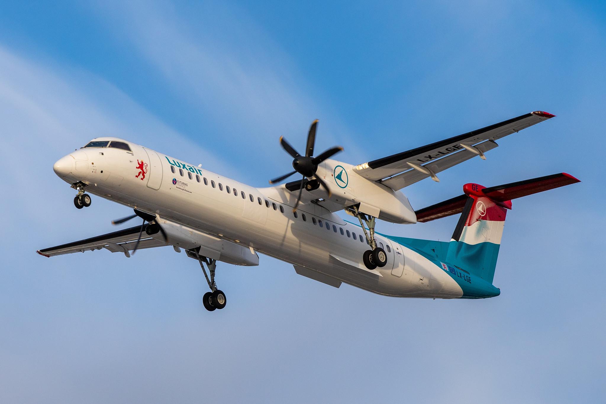 Hamburg Airport: Luxair (LG / LGL) | De Havilland Canada Dash 8-400 DH8D | LX-LGE | MSN 4284