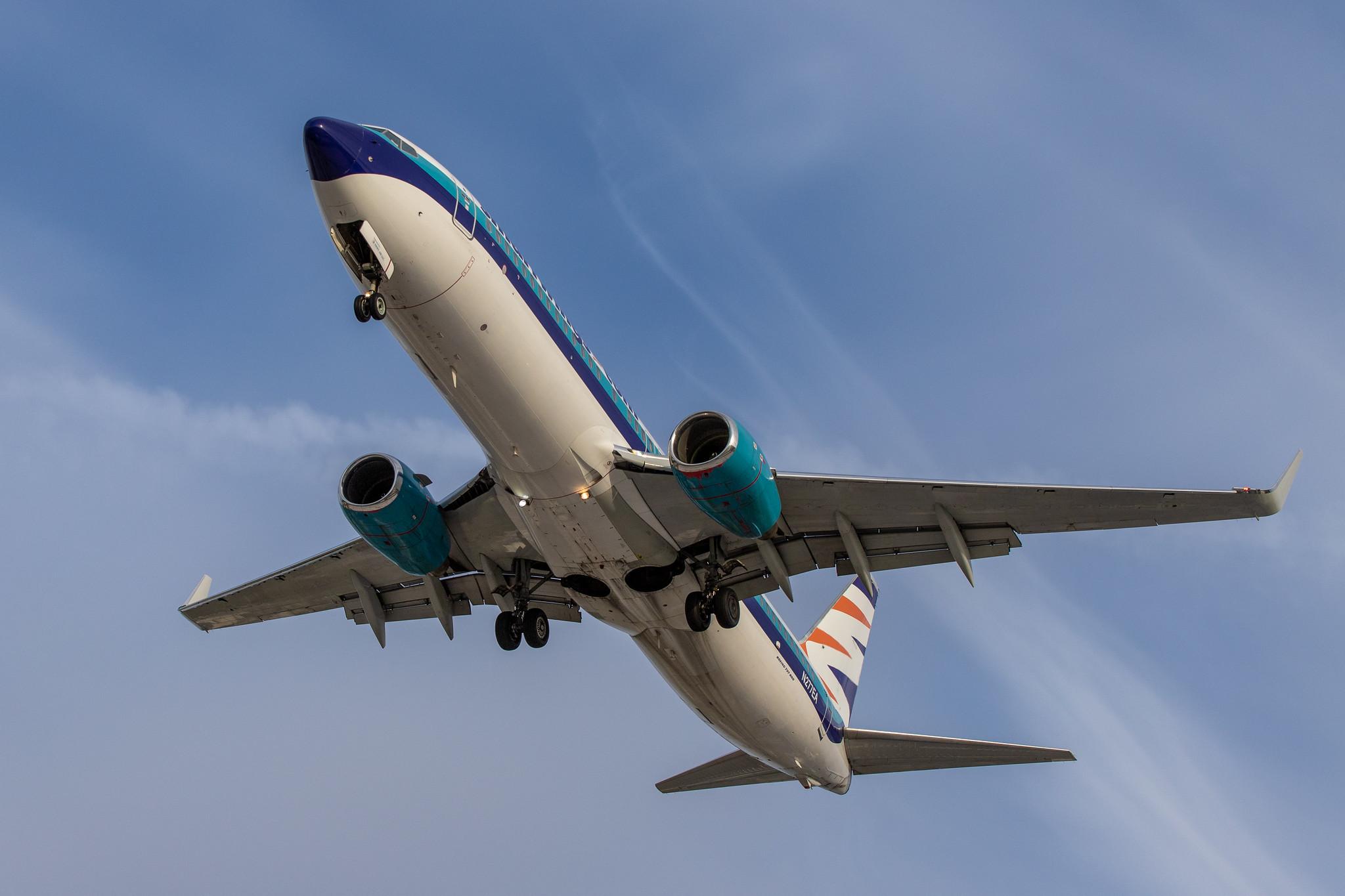 Hamburg Airport: Smartwings (QS / TVS) |  Boeing 737-8CX B738 | N277EA | MSN 32359