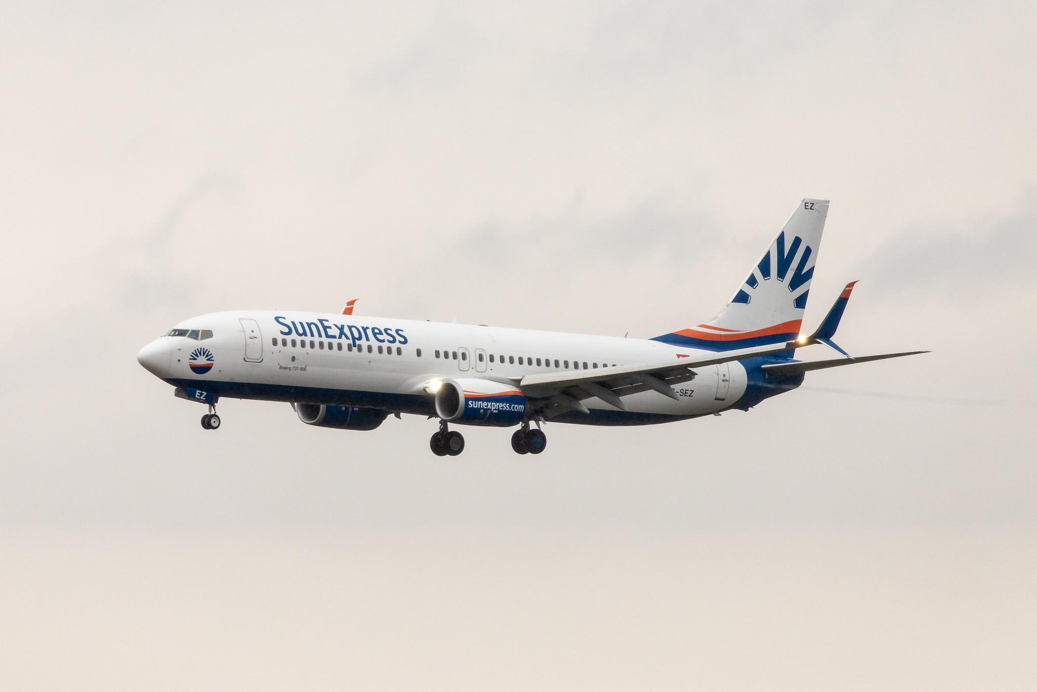 Hamburg Airport: SunExpress (XQ / SXS) |  Boeing 737-8HC B738 | TC-SEZ | MSN 61183
