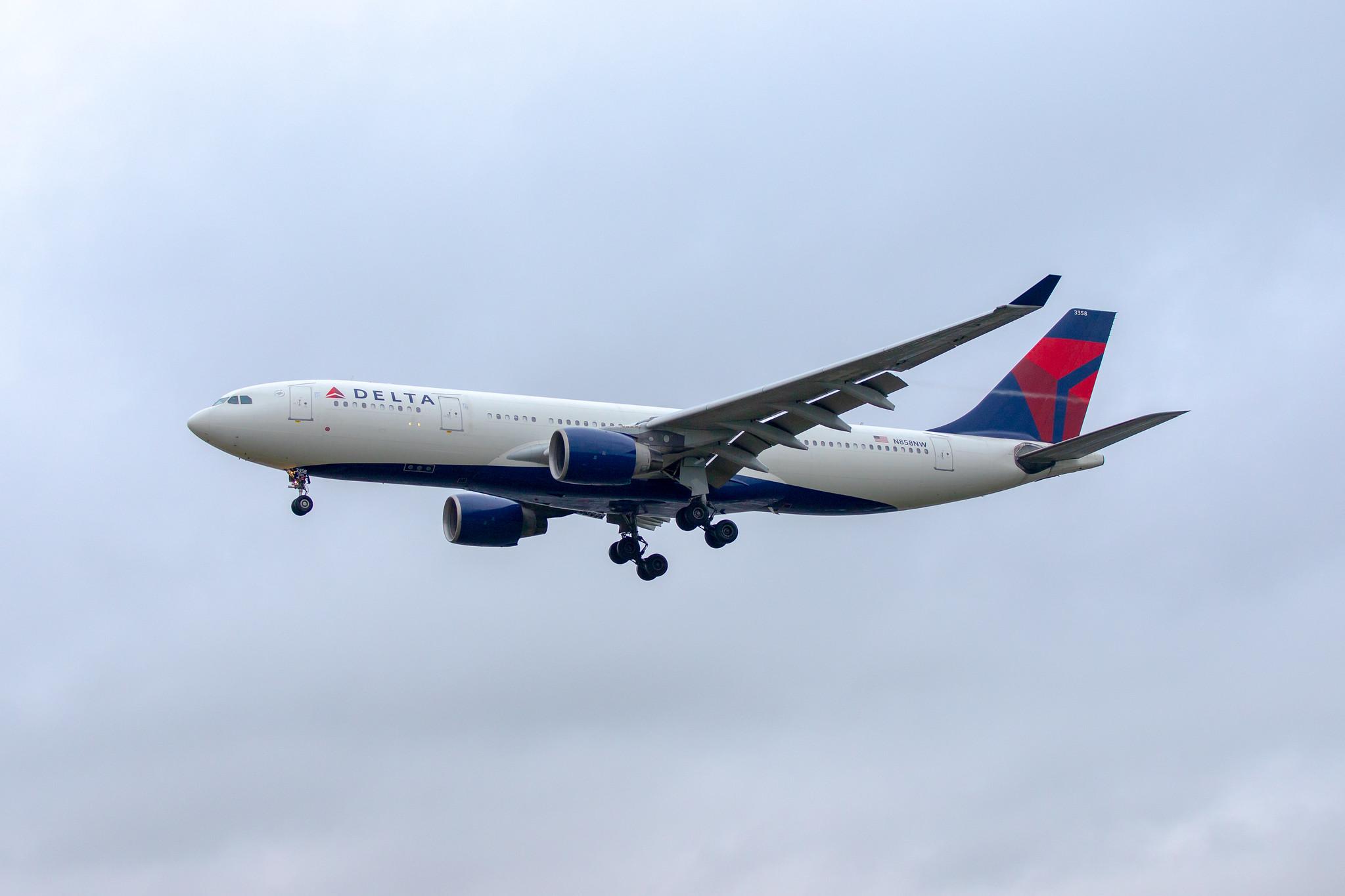 London Heathrow Airport: Delta Air Lines (DL / DAL) |  Airbus A330-223 A332 | N858NW | MSN 0718