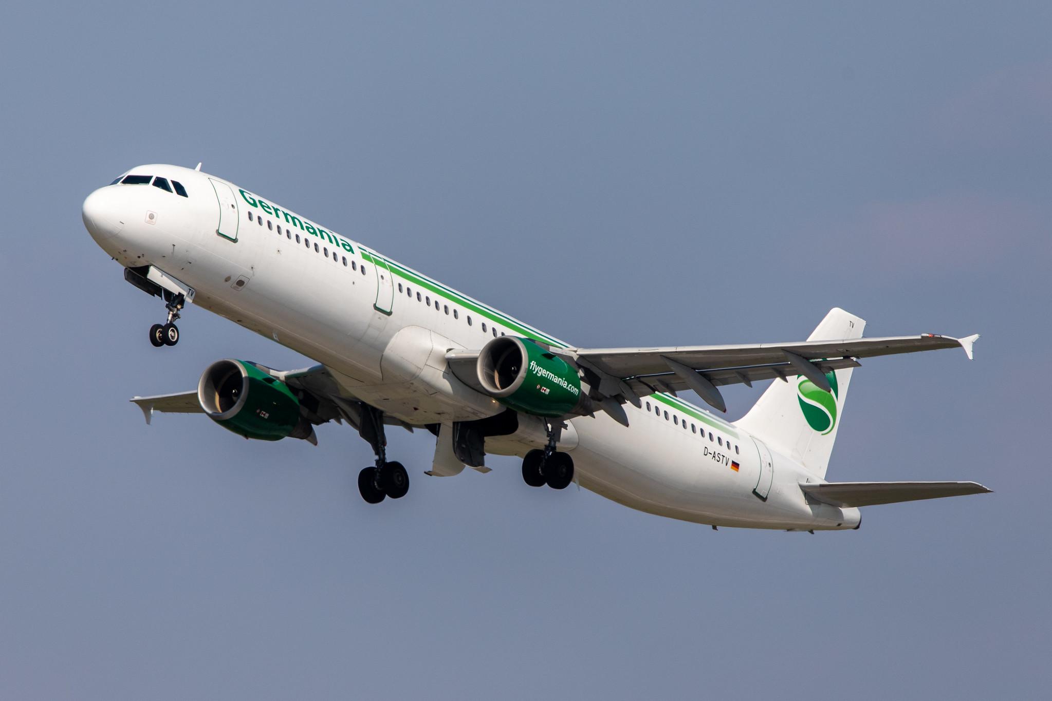 Düsseldorf Airport: Carlyle Aviation Partners |  Airbus A321-211 A321 | D-ASTV | MSN 0995