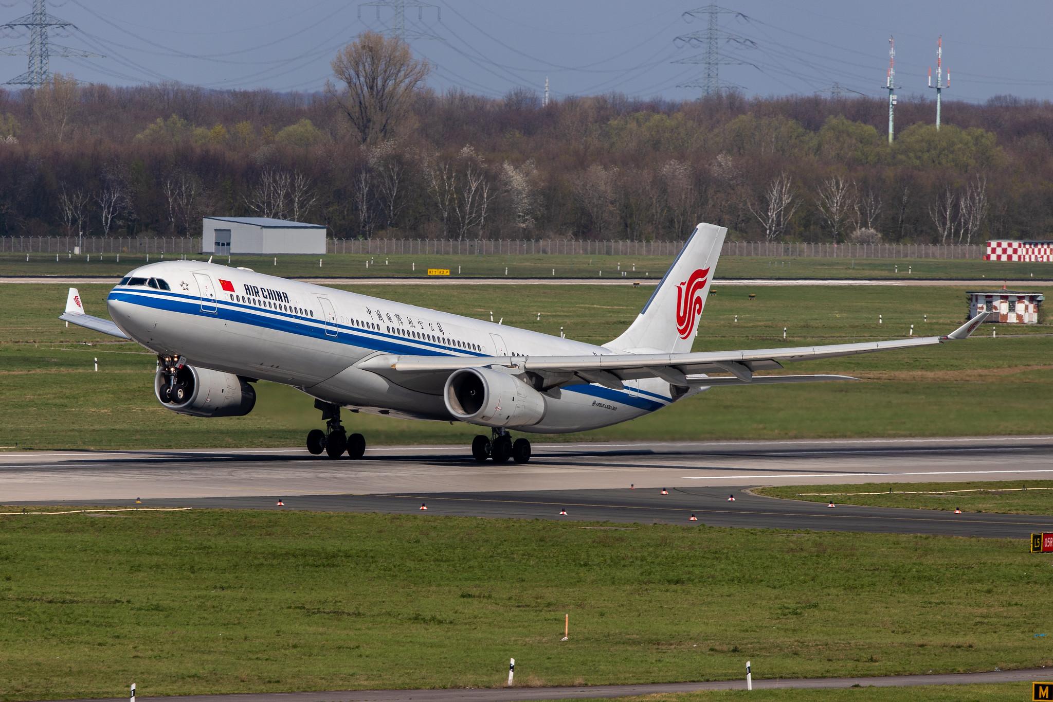 Düsseldorf Airport: Air China (CA / CCA) |  Airbus A330-343 A333 | B-8577 | MSN 1752