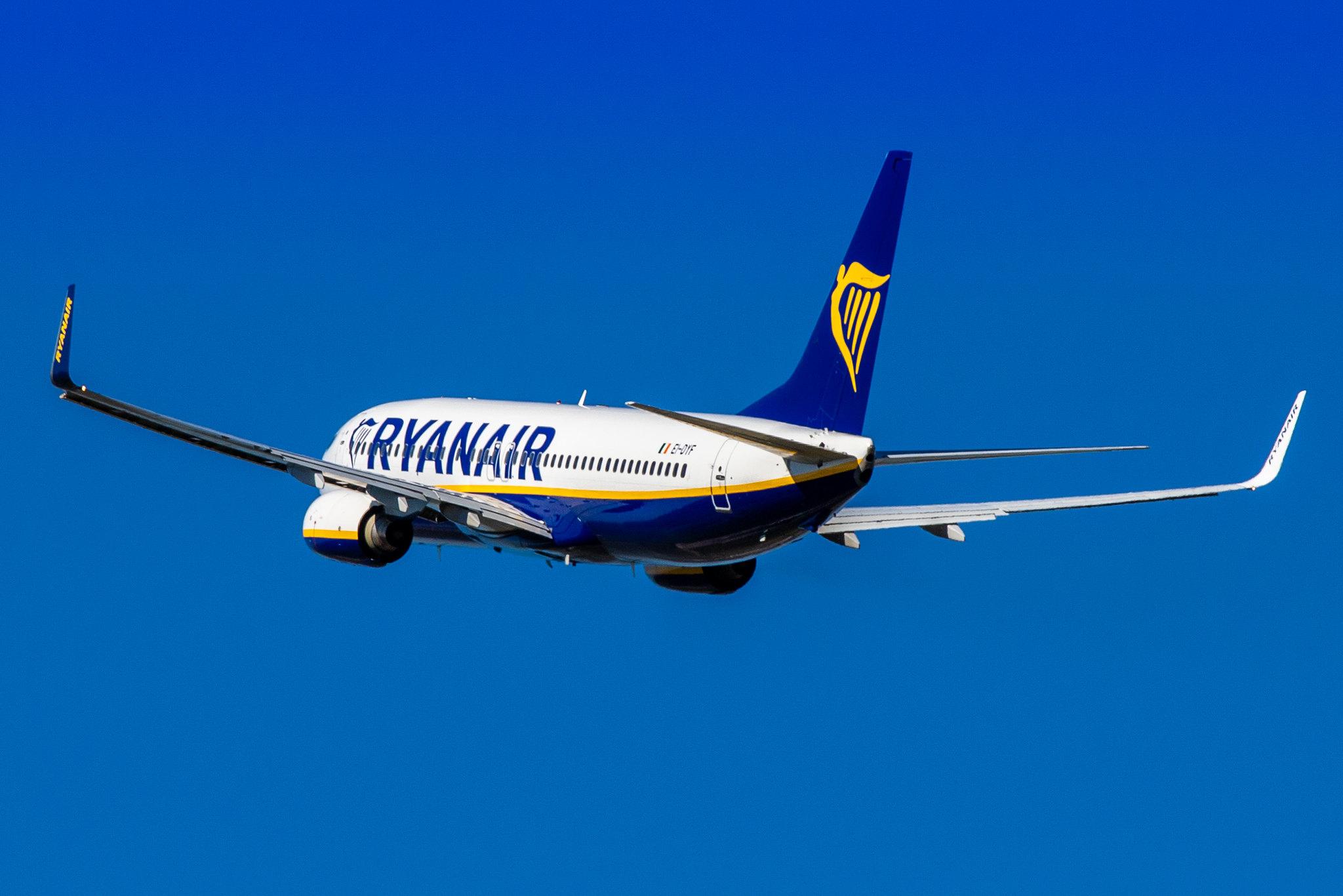 Hamburg Airport: Ryanair (FR / RYR) |  Boeing 737-8AS B738 | EI-DYF | MSN 36569