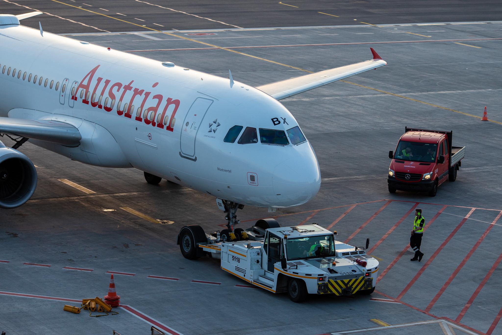 Hamburg Airport: Austrian Airlines (OS / AUA) |  Airbus A320-214 A320 | OE-LBX | MSN 1735