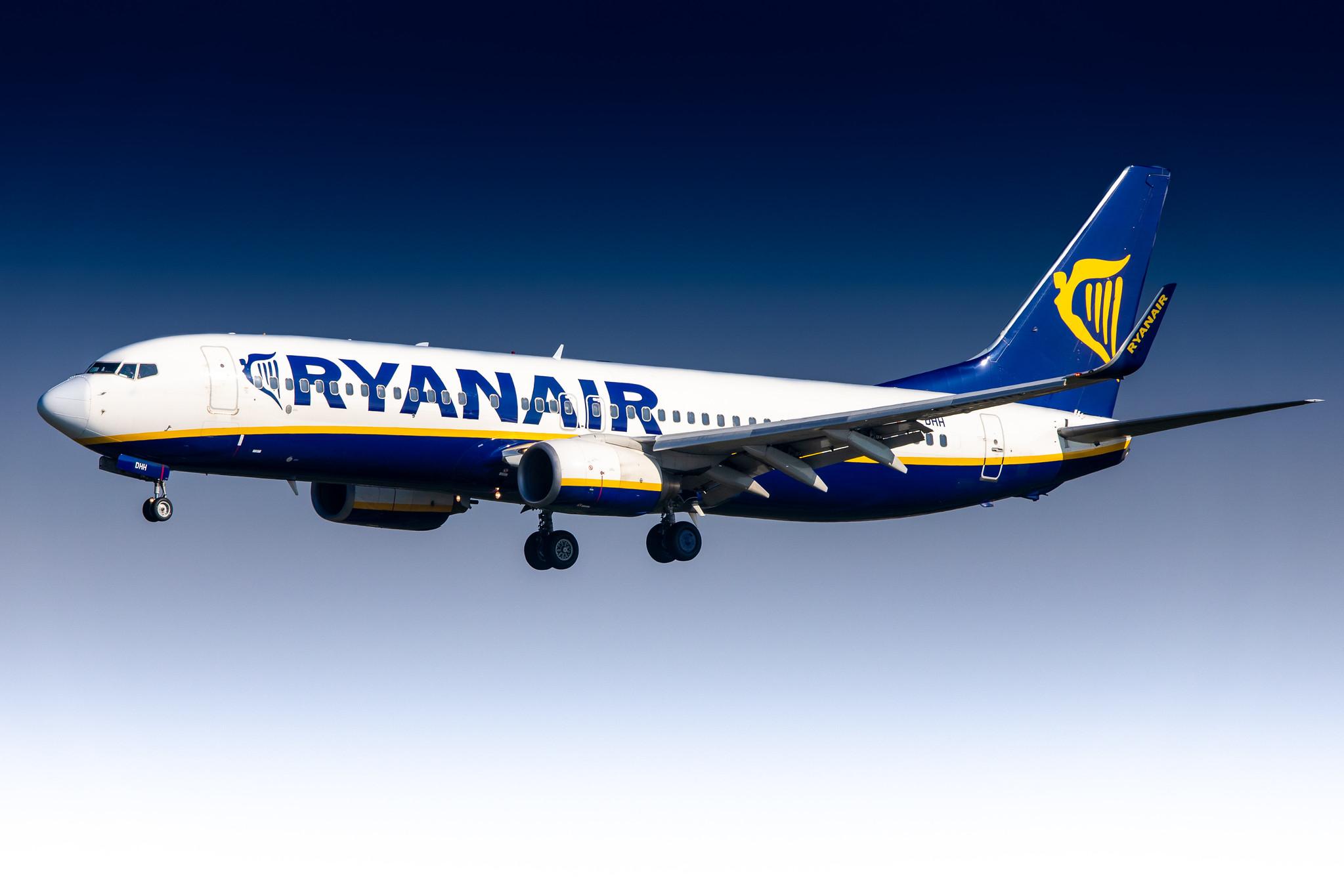 Hamburg Airport: Ryanair (FR / RYR) |  Boeing 737-8AS B738 | EI-DHH | MSN 33817