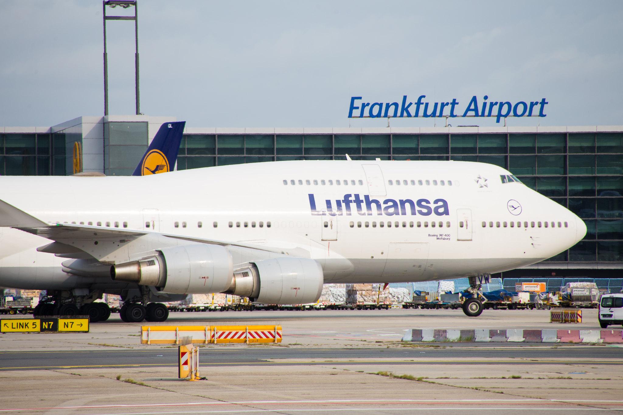 Frankfurt Airport: Lufthansa (LH / DLH) |  Boeing 747-430 B744 | D-ABVW | MSN 29493