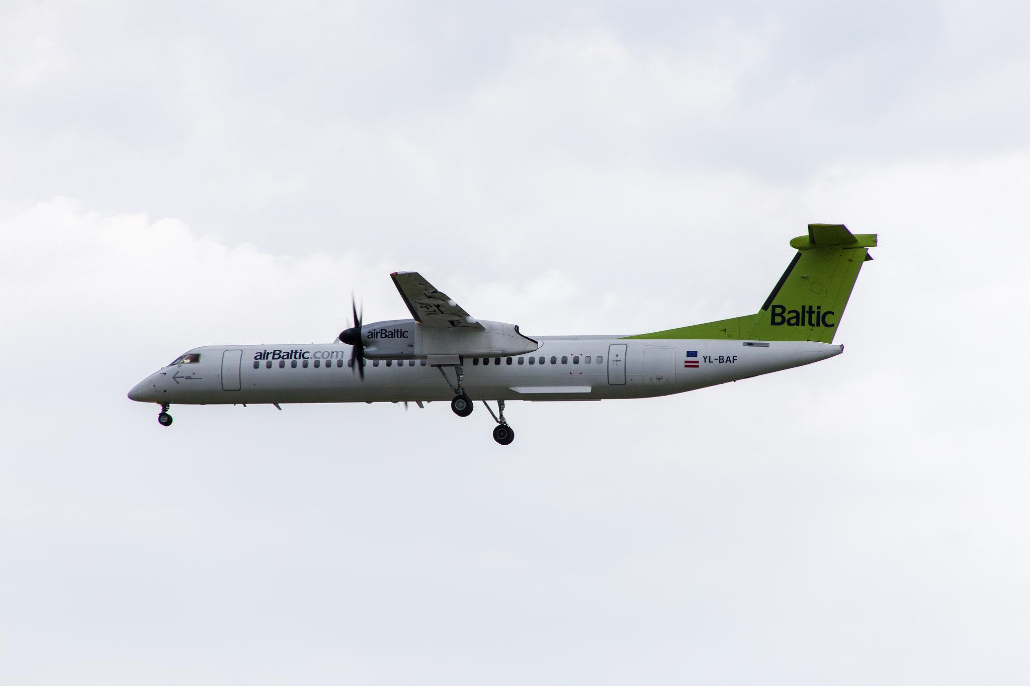 Hamburg Airport: Air Baltic (BT / BTI) |  De Havilland Canada Dash 8-400 DH8D | YL-BAF | MSN 4293