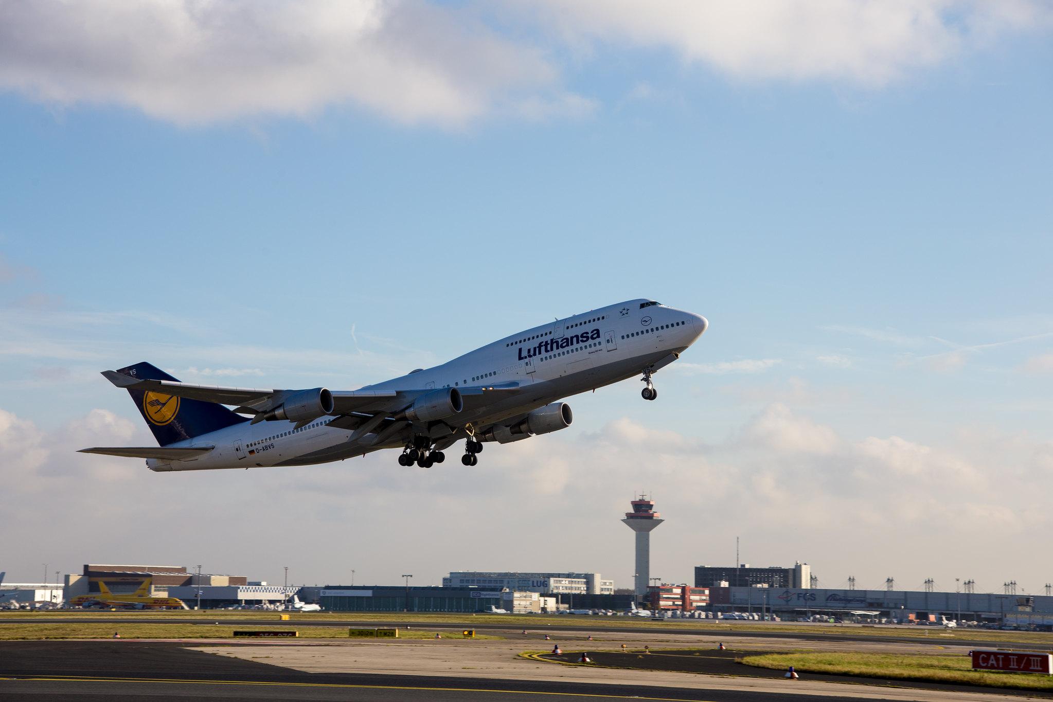 Frankfurt Airport: Lufthansa (LH / DLH) |  Boeing 747-430 B744 | D-ABVS | MSN 28286