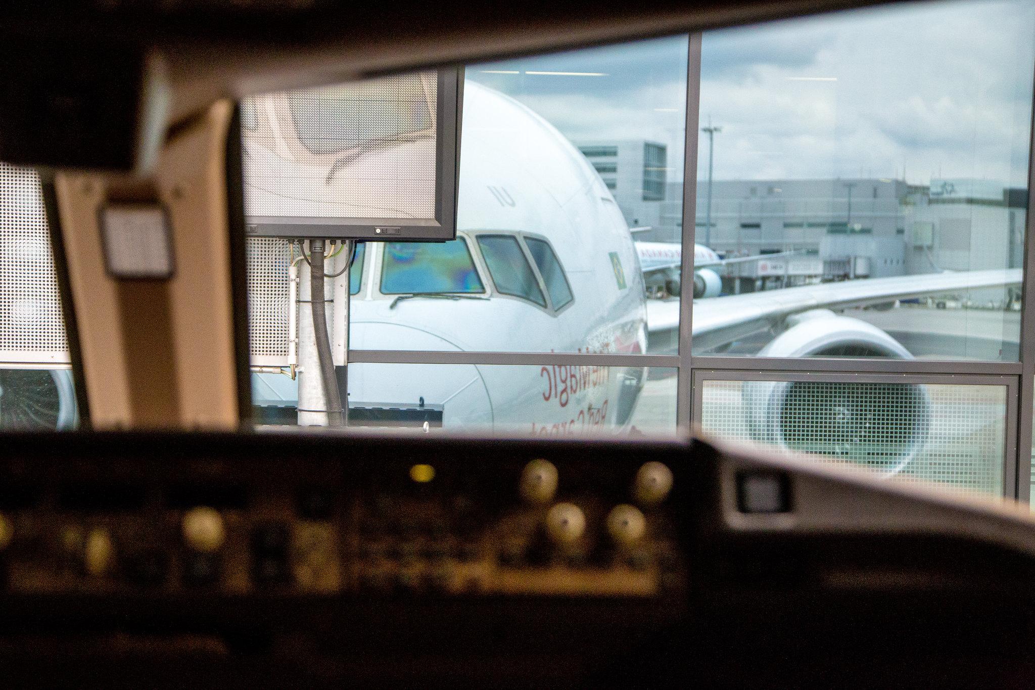 Frankfurt Airport: LATAM Airlines (LA / LAN) | Operator: LATAM Brasil |  Boeing 777-32W(ER) B77W | PT-MUI | MSN 40589 | Cockpit