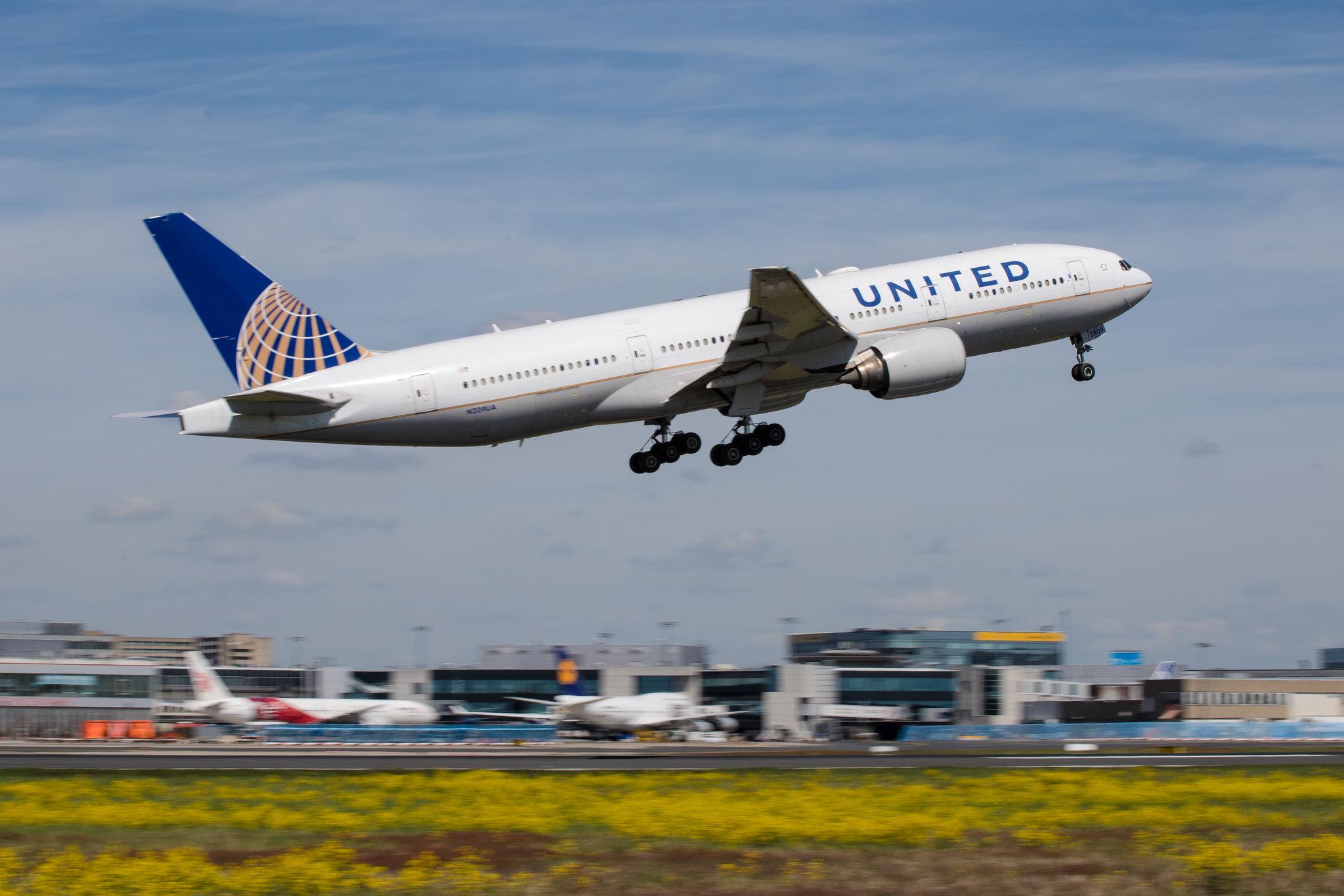 Frankfurt Airport: United Airlines (UA / UAL) |  Boeing 777-222(ER) B772 | N209UA | MSN 30215