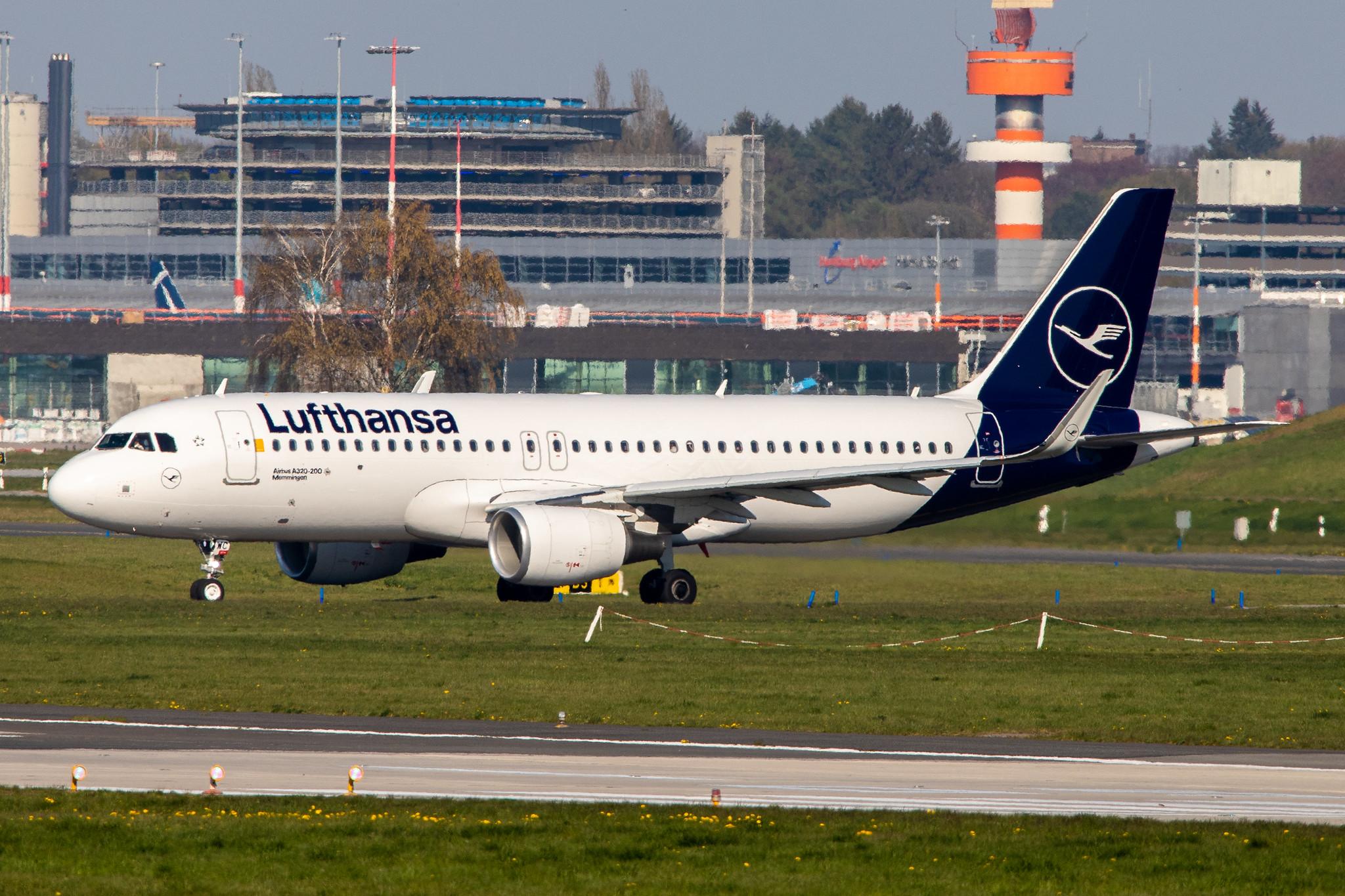 Hamburg Airport: Lufthansa (LH / DLH) |  Airbus A320-214 A320 | D-AIWC | MSN 8667