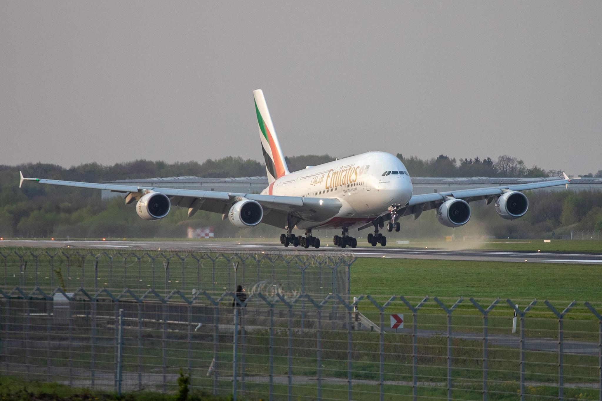 Hamburg Airport: Emirates (EK / UAE) |  Airbus A380-842 A388 | A6-EUT | MSN 236