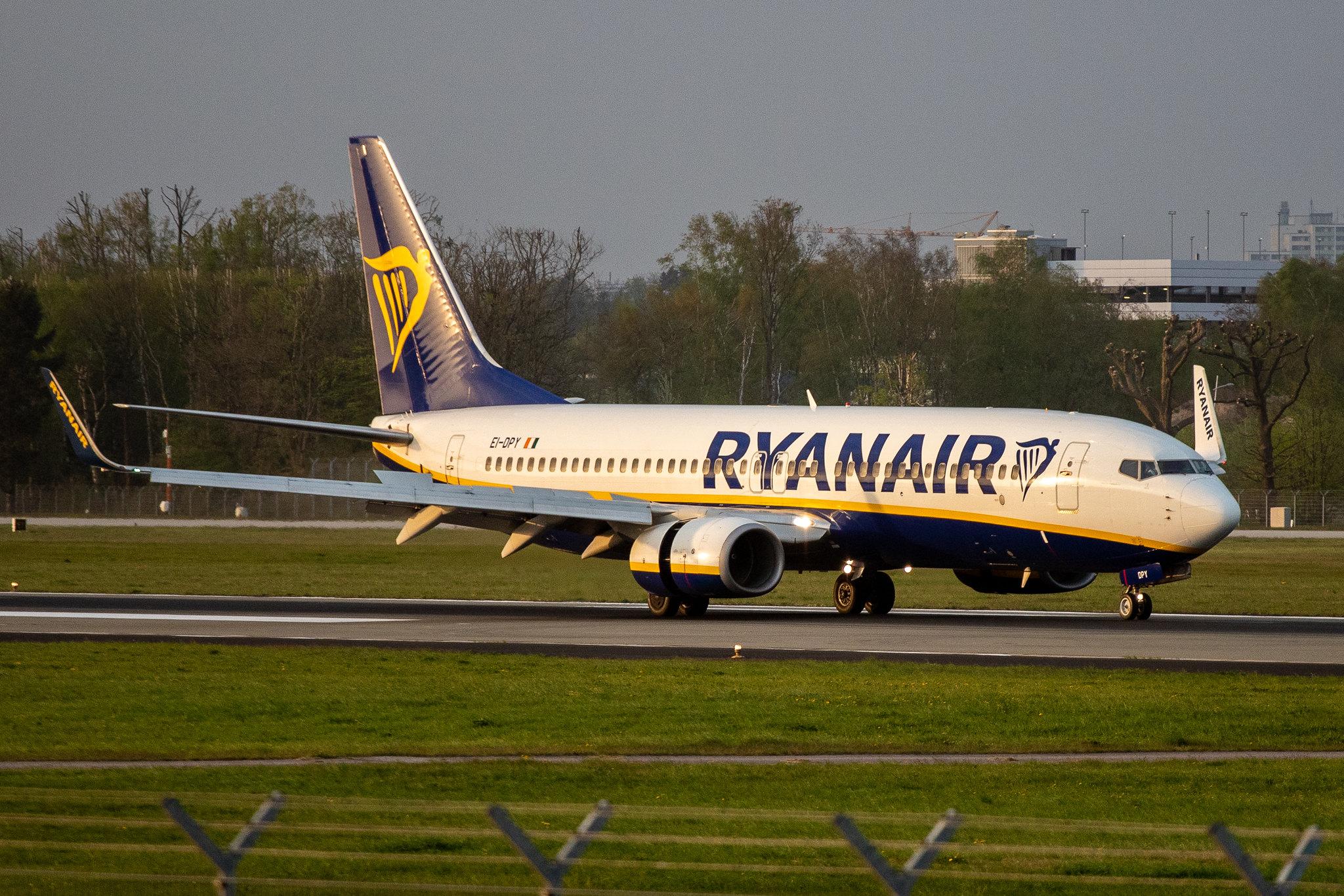 Hamburg Airport: Ryanair (FR / RYR) |  Boeing 737-8AS B738 | EI-DPY | MSN 33615