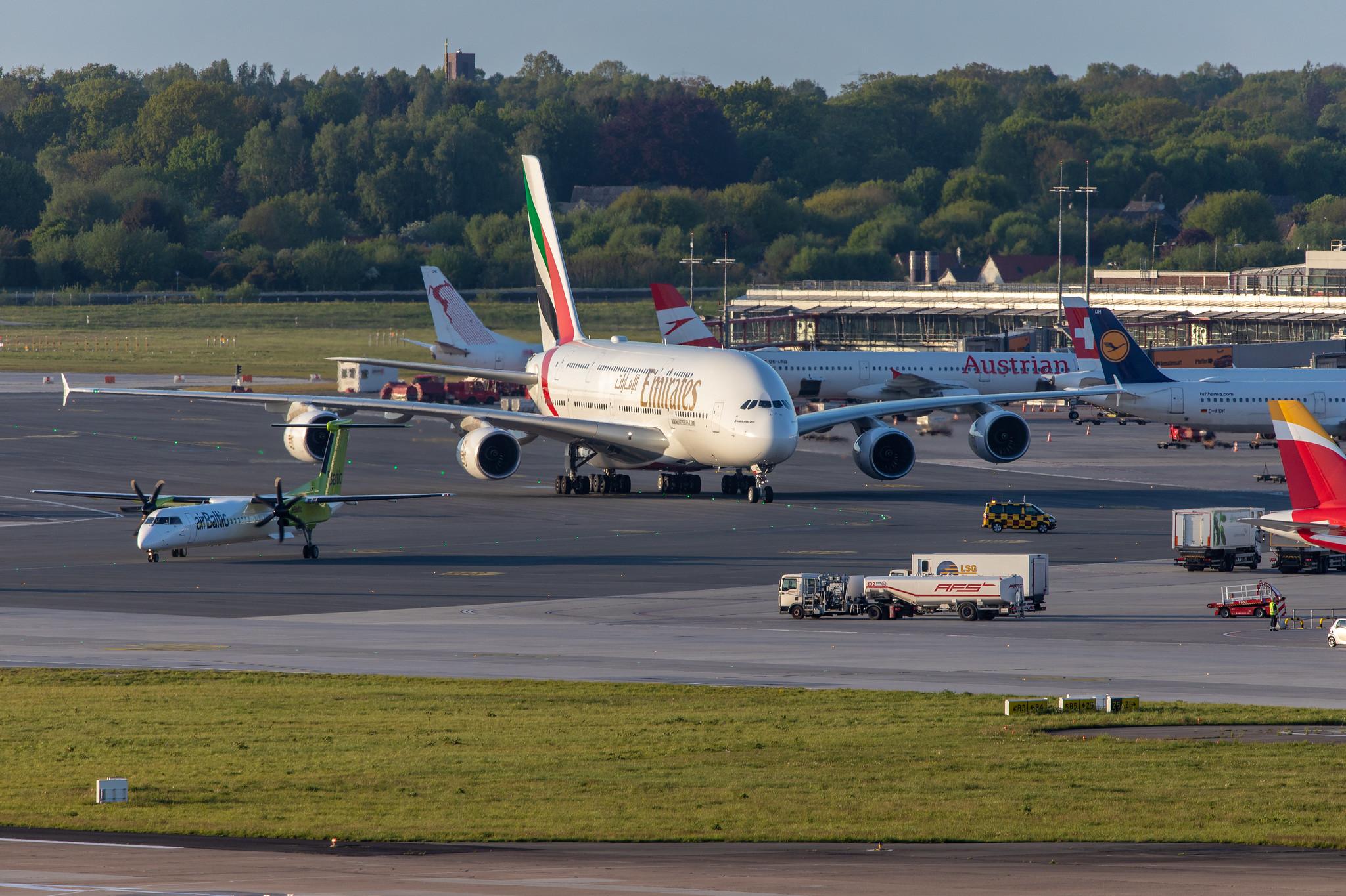 Hamburg Airport: Emirates Airbus A380-842 A388 A6-EVE MSN 250