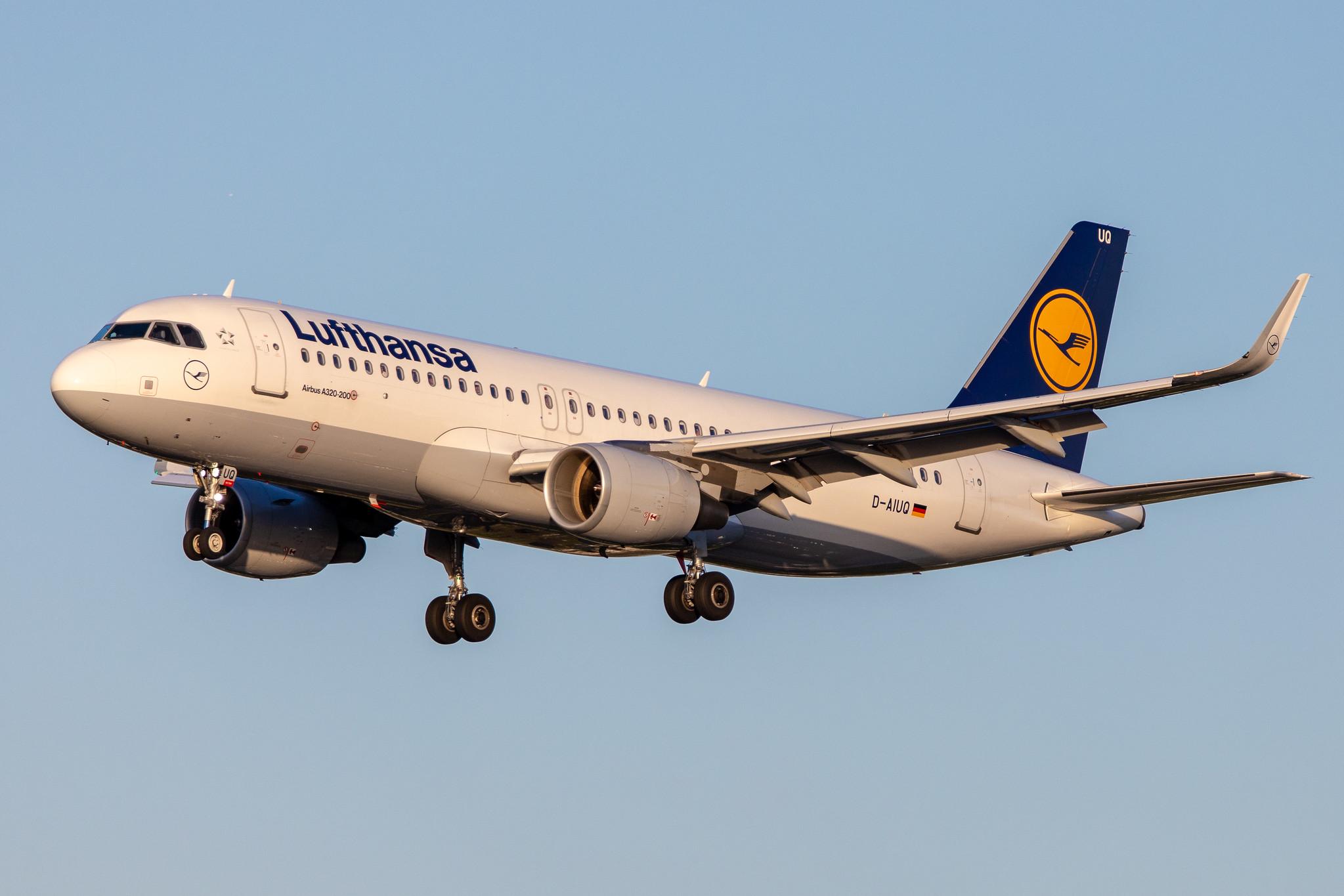 Hamburg Airport: Lufthansa (LH / DLH) |  Airbus A320-214 A320 | D-AIUQ | MSN 6947