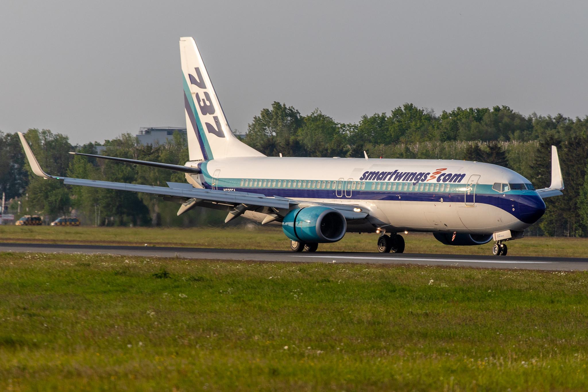 Hamburg Airport: Swift Air (WQ / SWQ) |  Boeing 737-8AL B738 | N276EA | MSN 35070