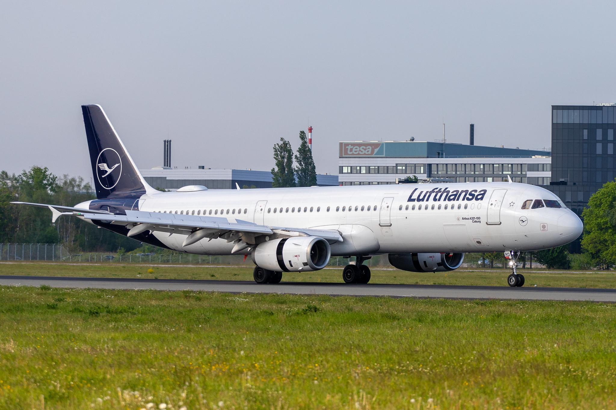Hamburg Airport: Lufthansa (LH / DLH) |  Airbus A321-131 A321 | D-AIRD | MSN 0474