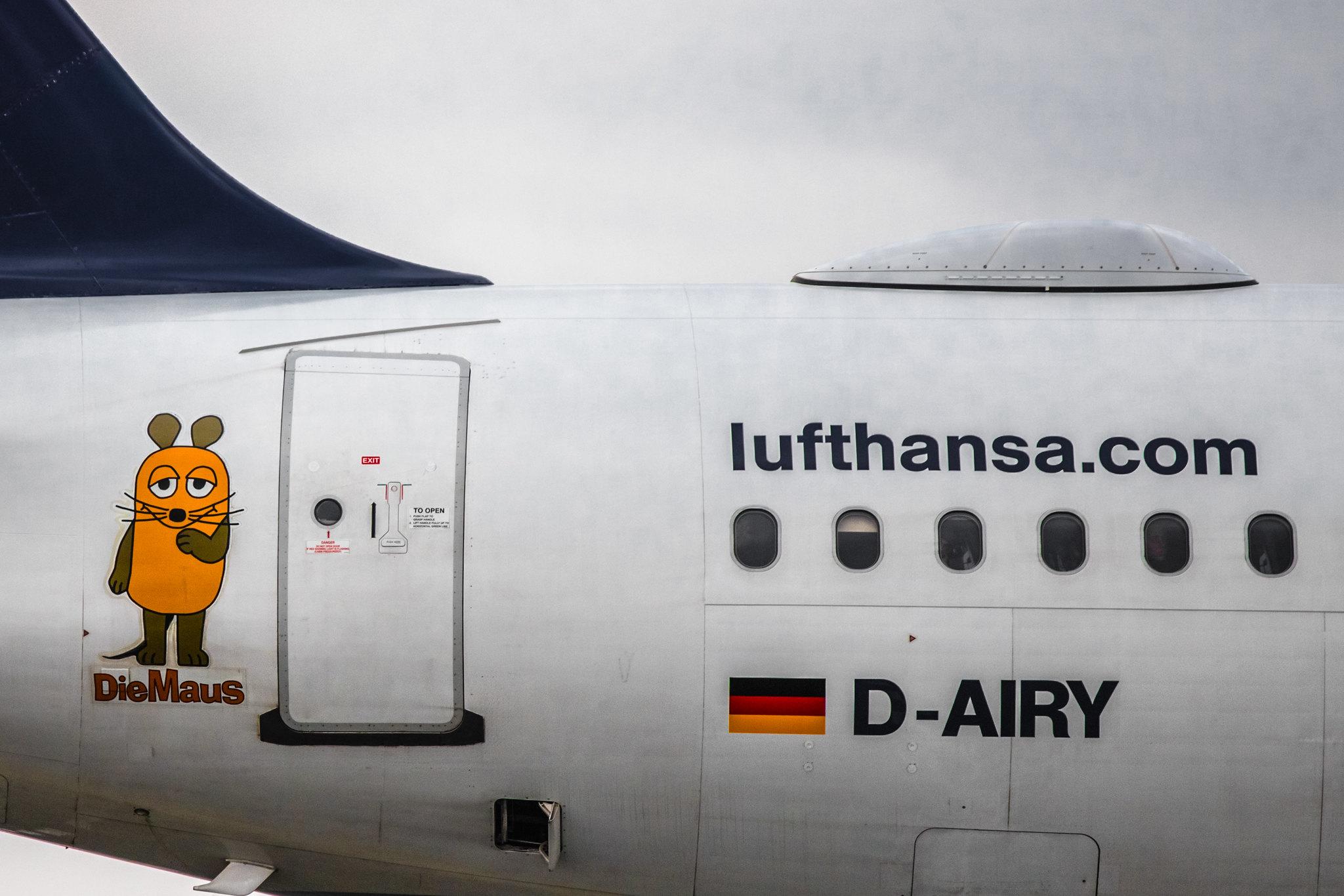 Frankfurt Airport: Lufthansa (LH / DLH) | Livery: Die Maus Sticker | Airbus A321-131 A321 | D-AIRY | MSN 0901
