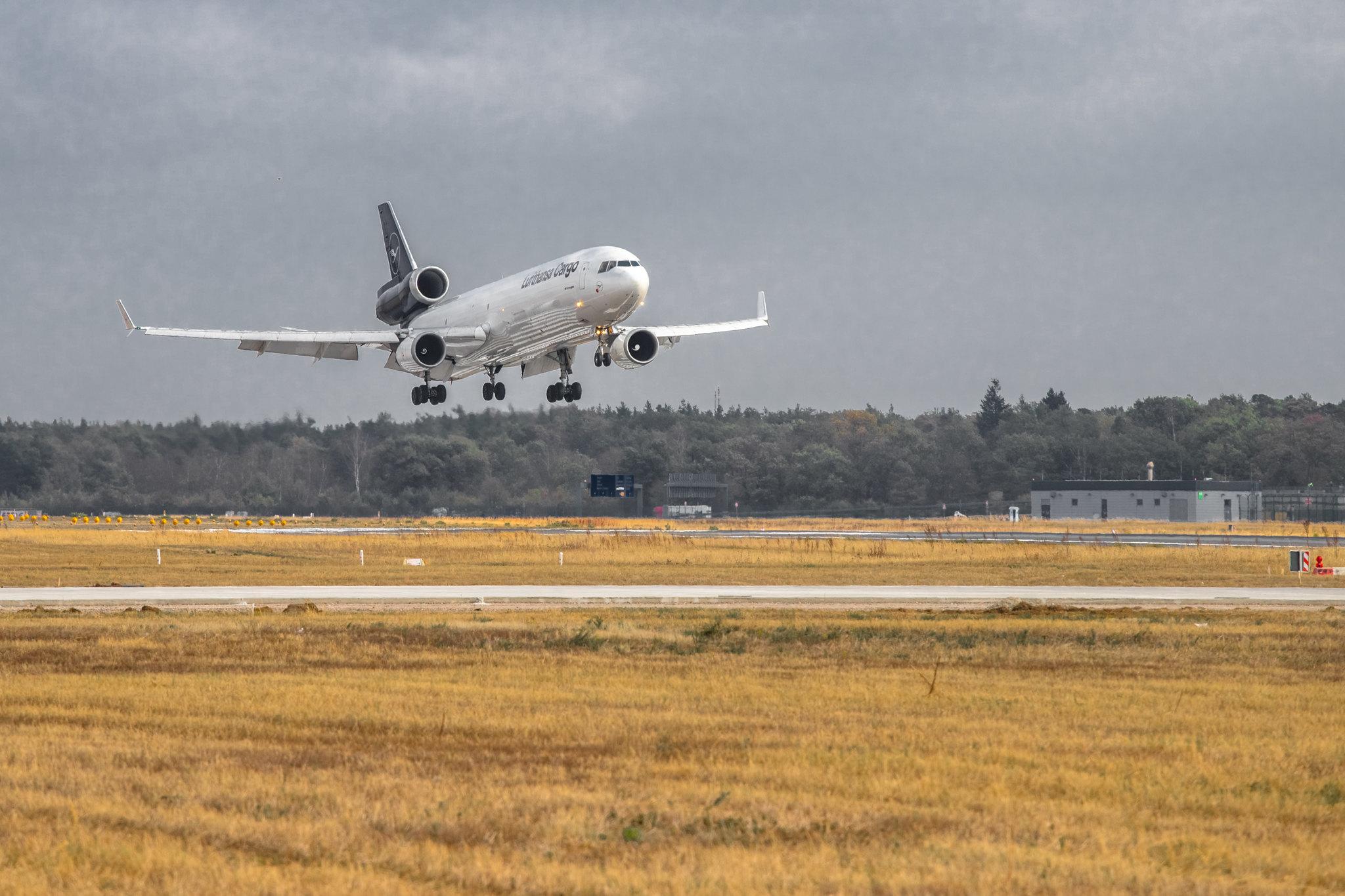 Frankfurt Airport: Lufthansa Cargo (/ GEC) |  McDonnell Douglas MD-11F MD11 | D-ALCB | MSN 48782