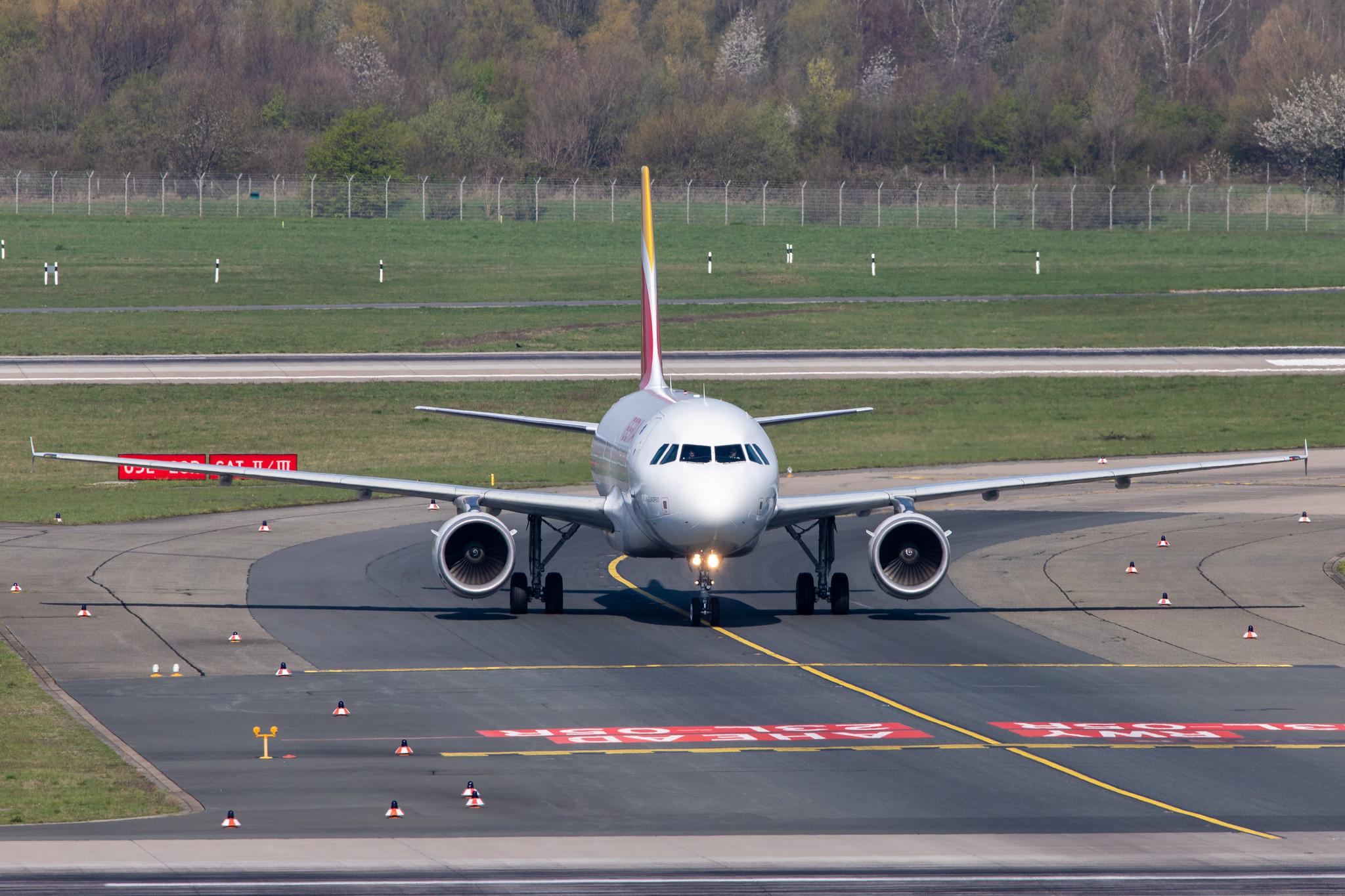 Düsseldorf Airport: Iberia (IB / IBE) |  Airbus A319-111 A319 | EC-LEI | MSN 3744