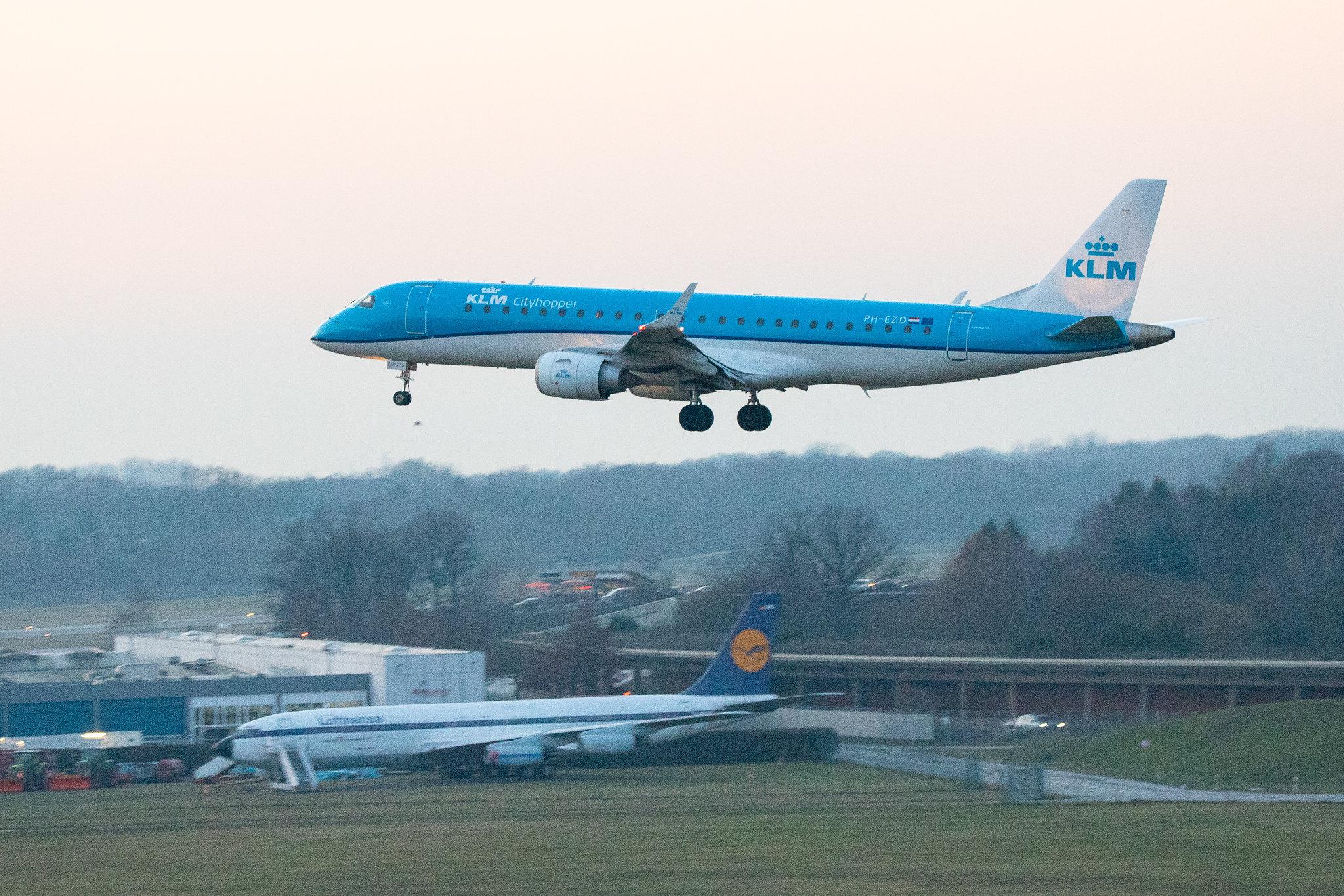 Hamburg Airport: KLM (KL / KLM) | Operator: KLM Cityhopper |  Embraer E190STD E190 | PH-EZD | MSN 19000279