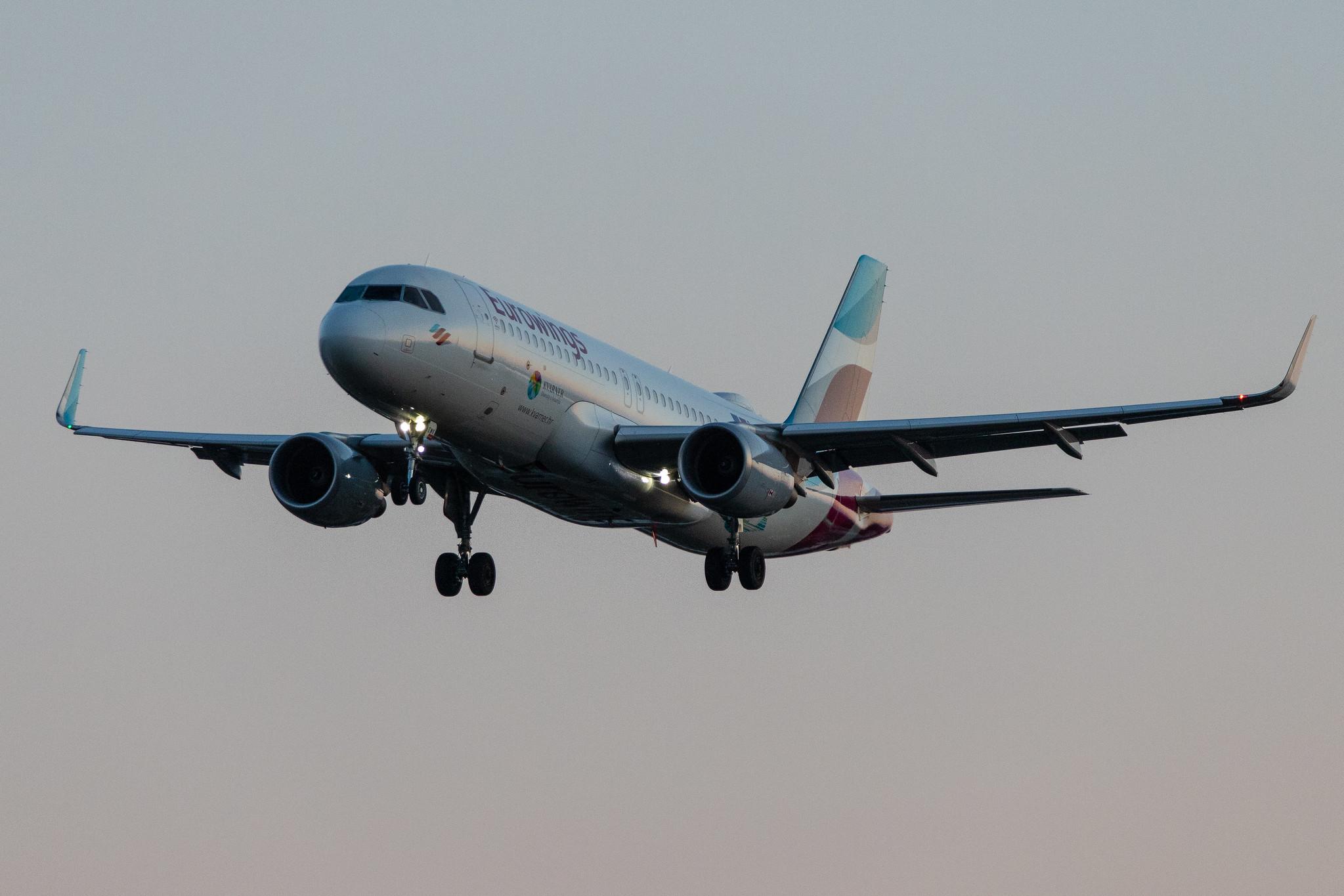 Hamburg Airport: Eurowings (EW / EWG) |  Airbus A320-214 A320 | D-AEWK | MSN 7261