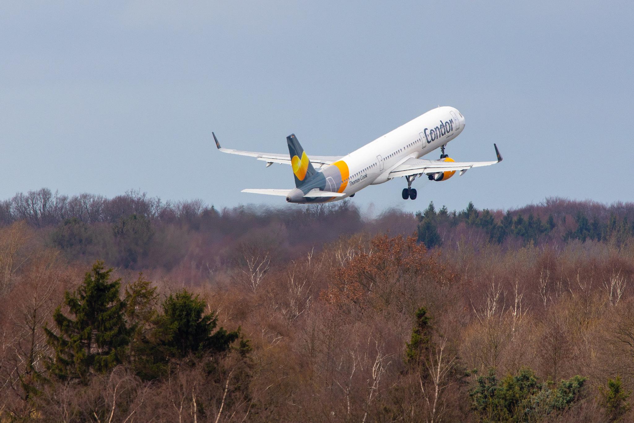Hamburg Airport: Condor (DE / CFG) |  Airbus A321-211 A321 | D-AIAG | MSN 6590