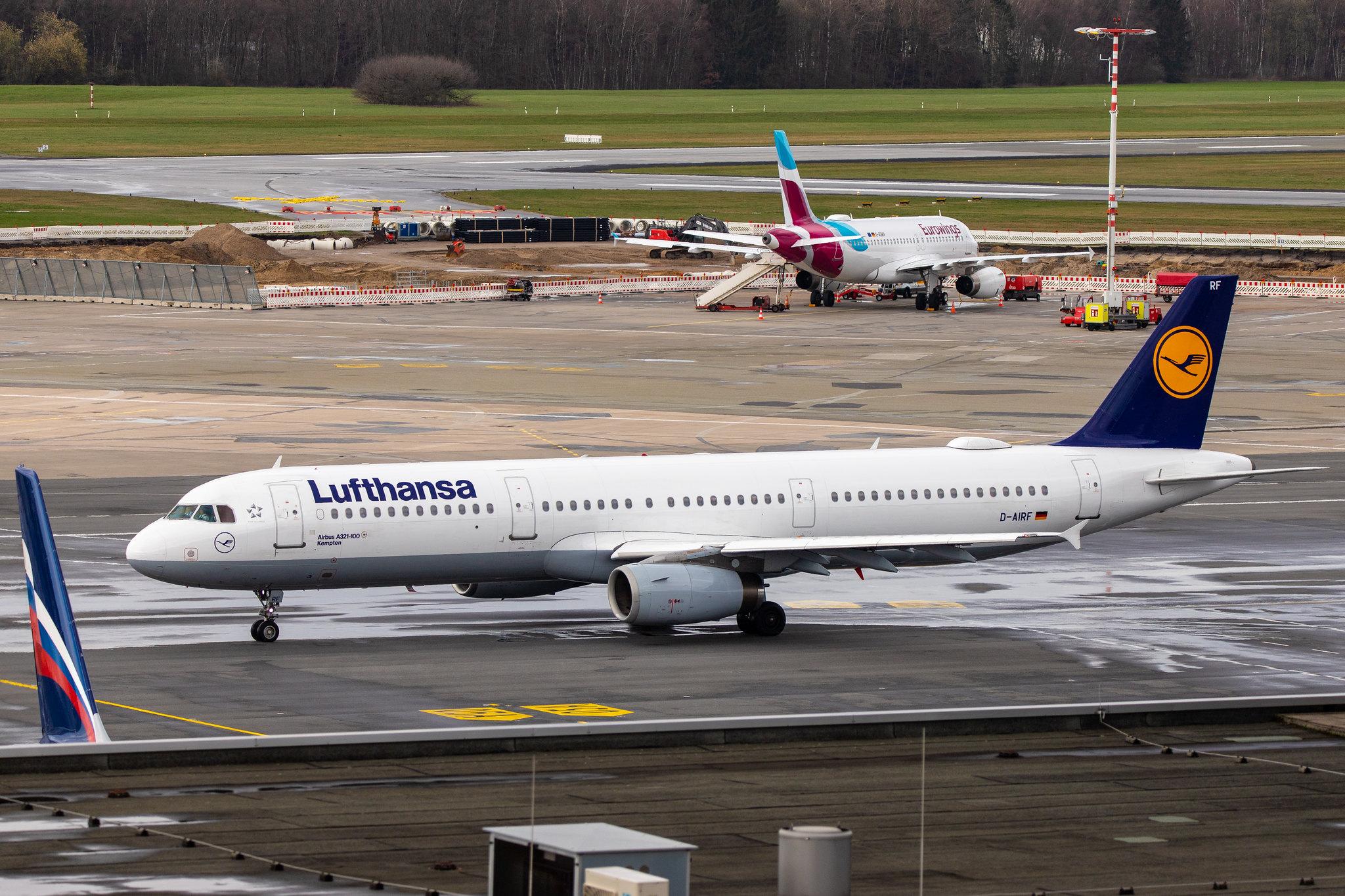 Hamburg Airport: Lufthansa (LH / DLH) |  Airbus A321-131 A321 | D-AIRF | MSN 0493