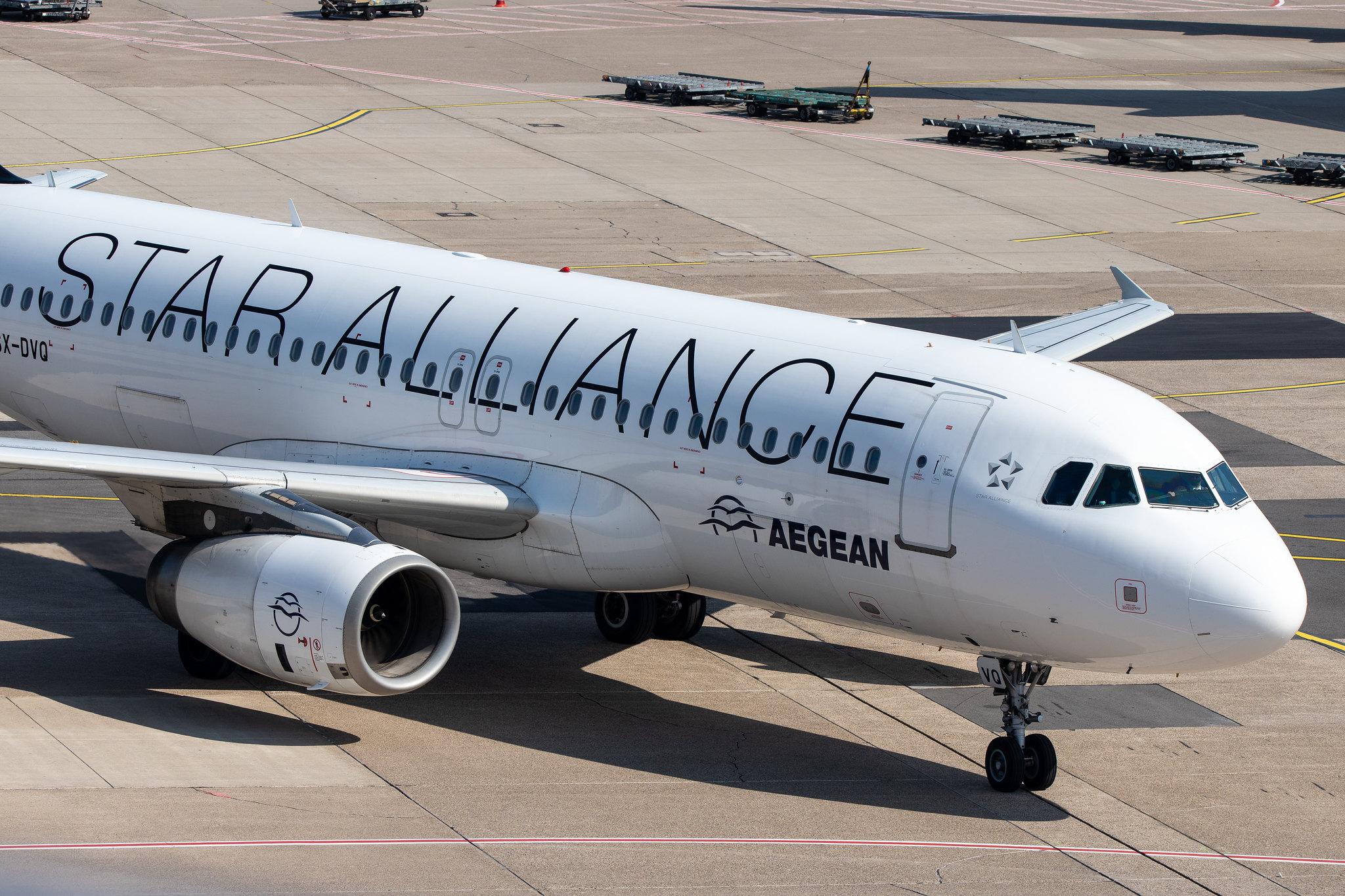 Düsseldorf Airport: Aegean Airlines (A3 / AEE) |  Livery: Star Alliance livery |  Airbus A320-232 A320 | SX-DVQ | MSN 3526