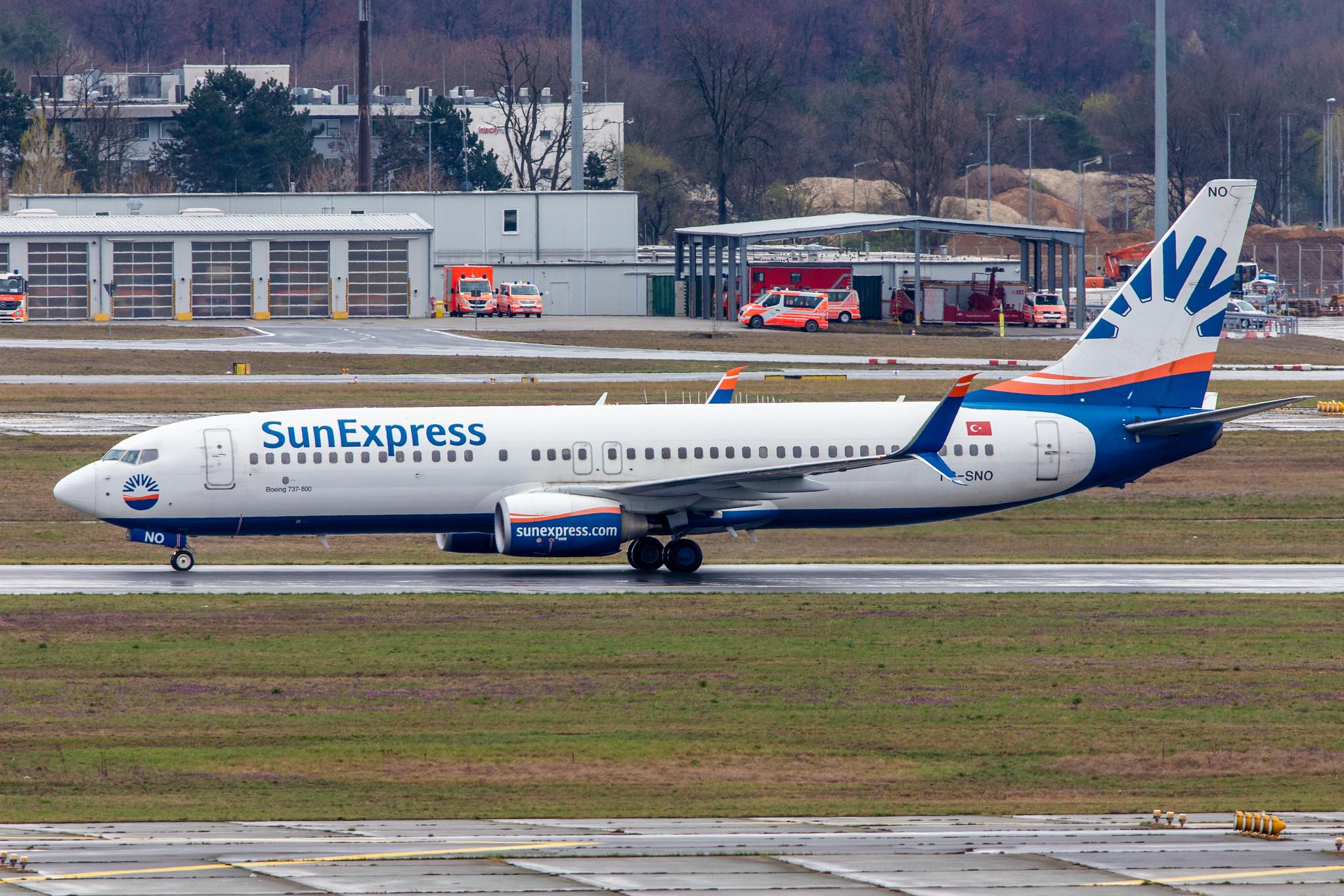 Frankfurt Airport: SunExpress (XQ / SXS) |  Boeing 737-8HC B738 | TC-SNO | MSN 40776